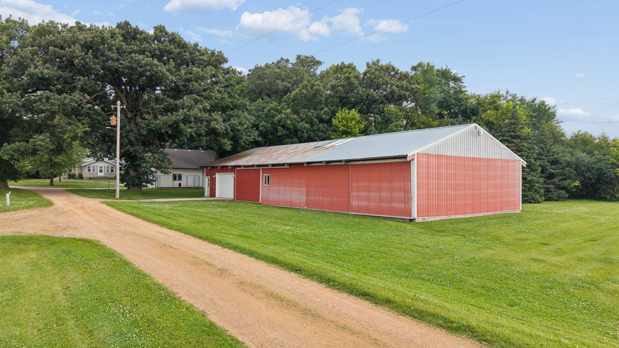 main property photo 40