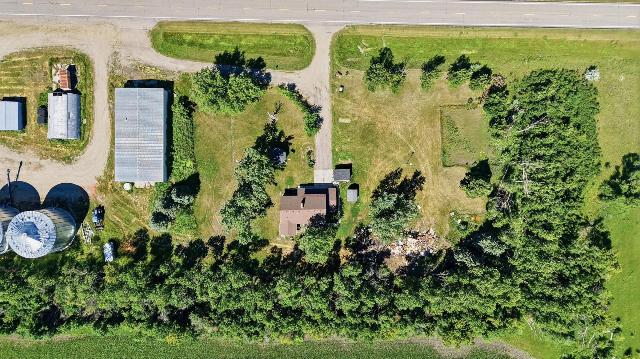 main property photo 41