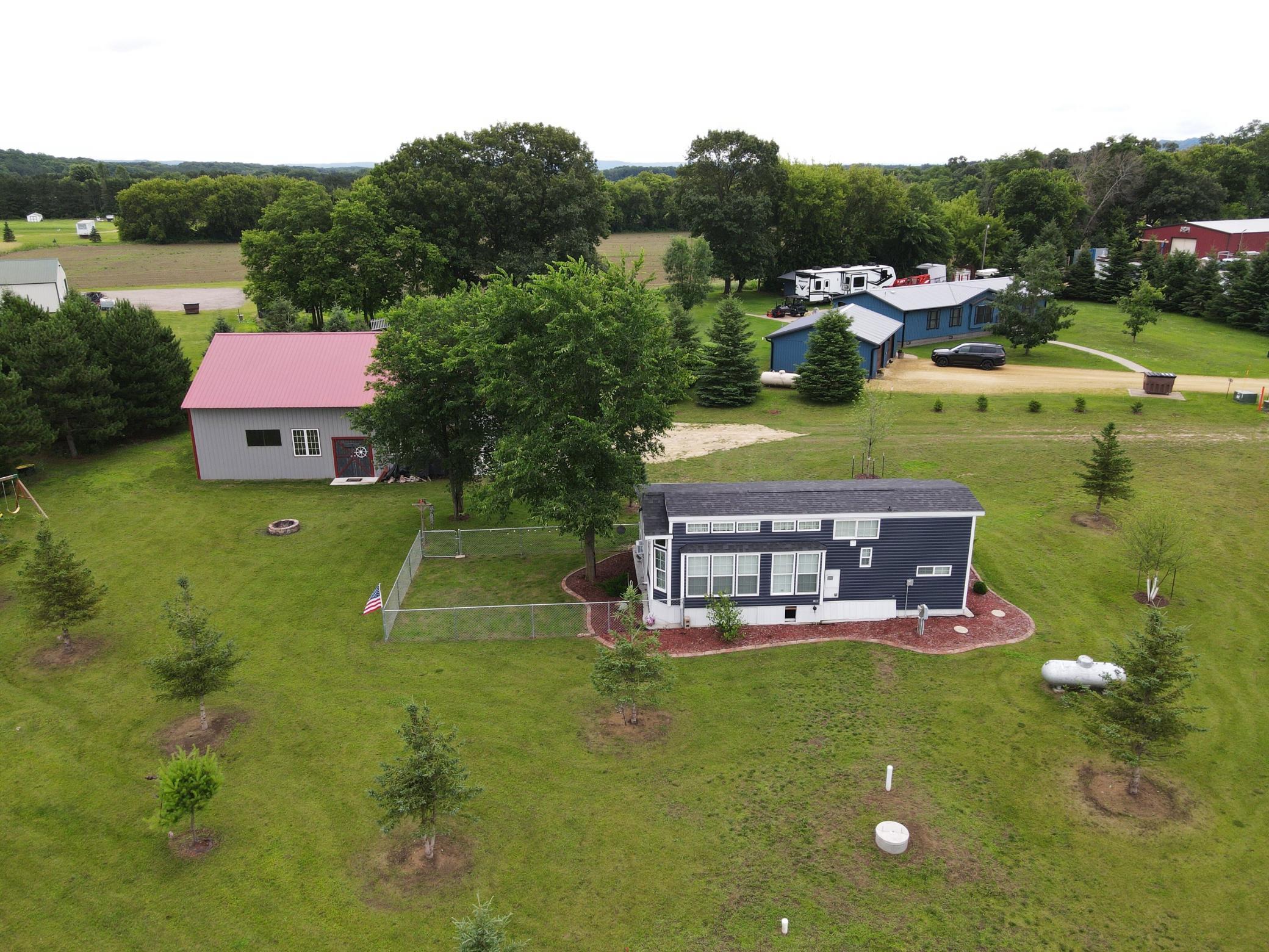 main property photo 16