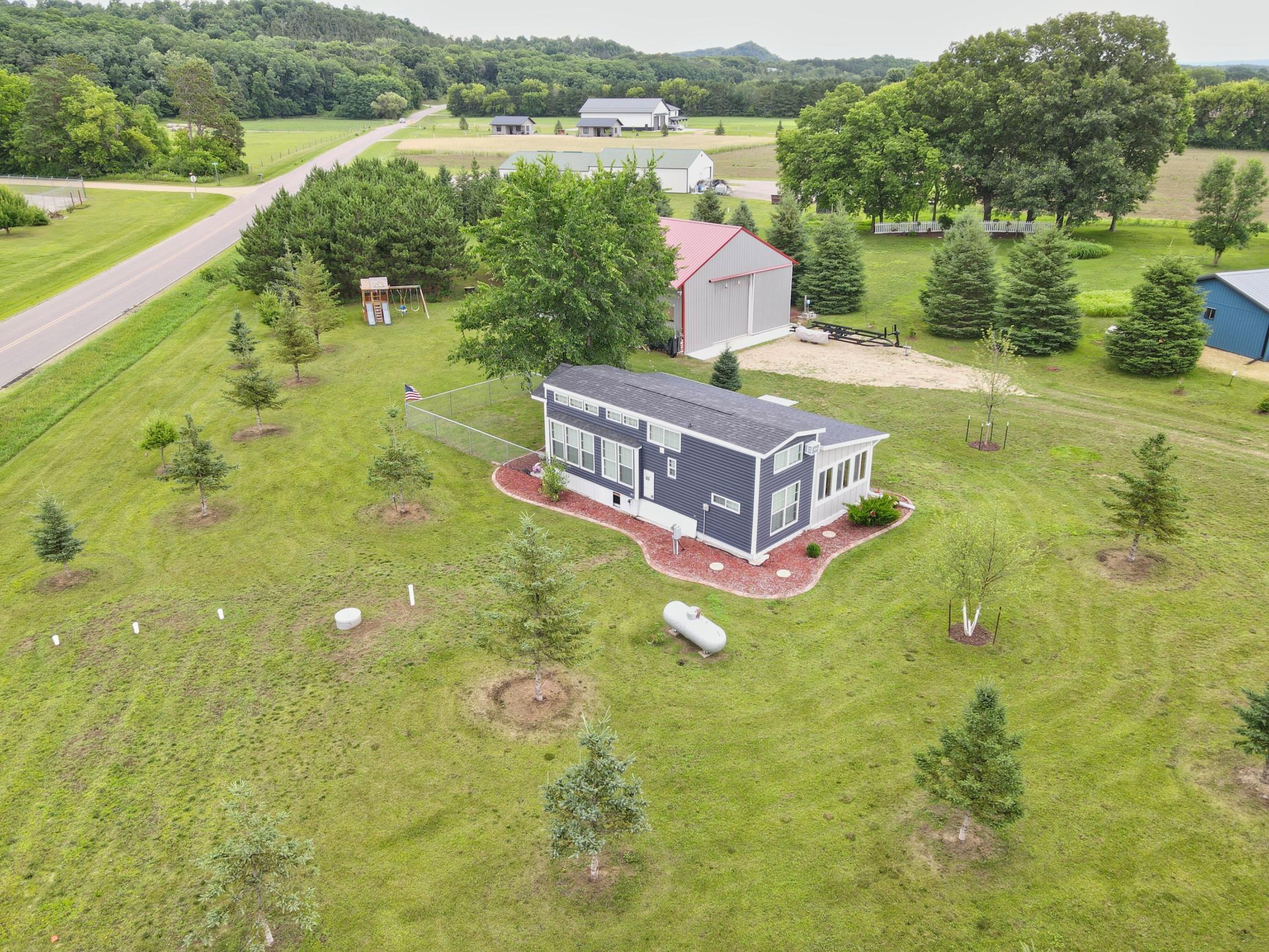 main property photo 18