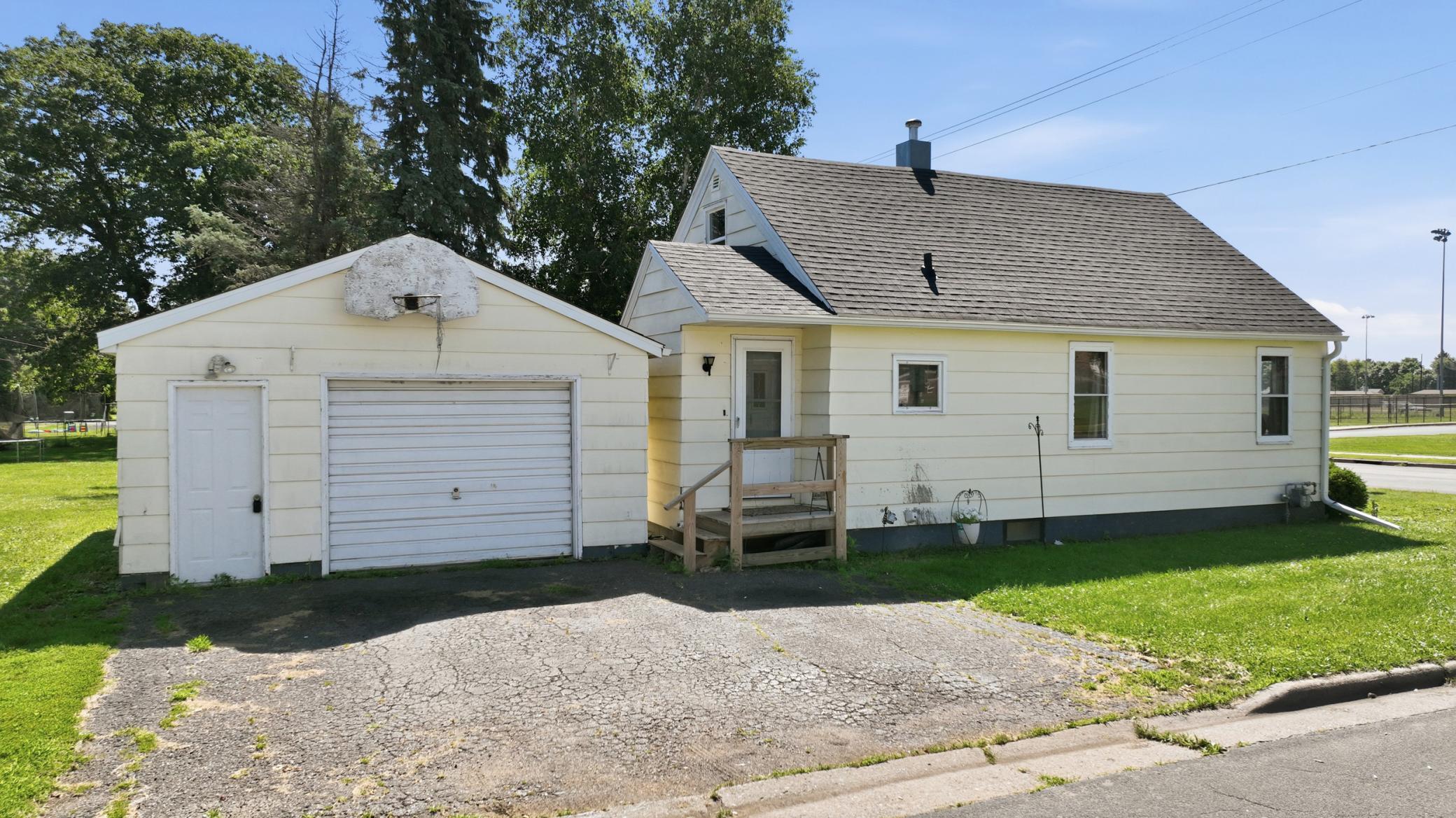 main property photo 4