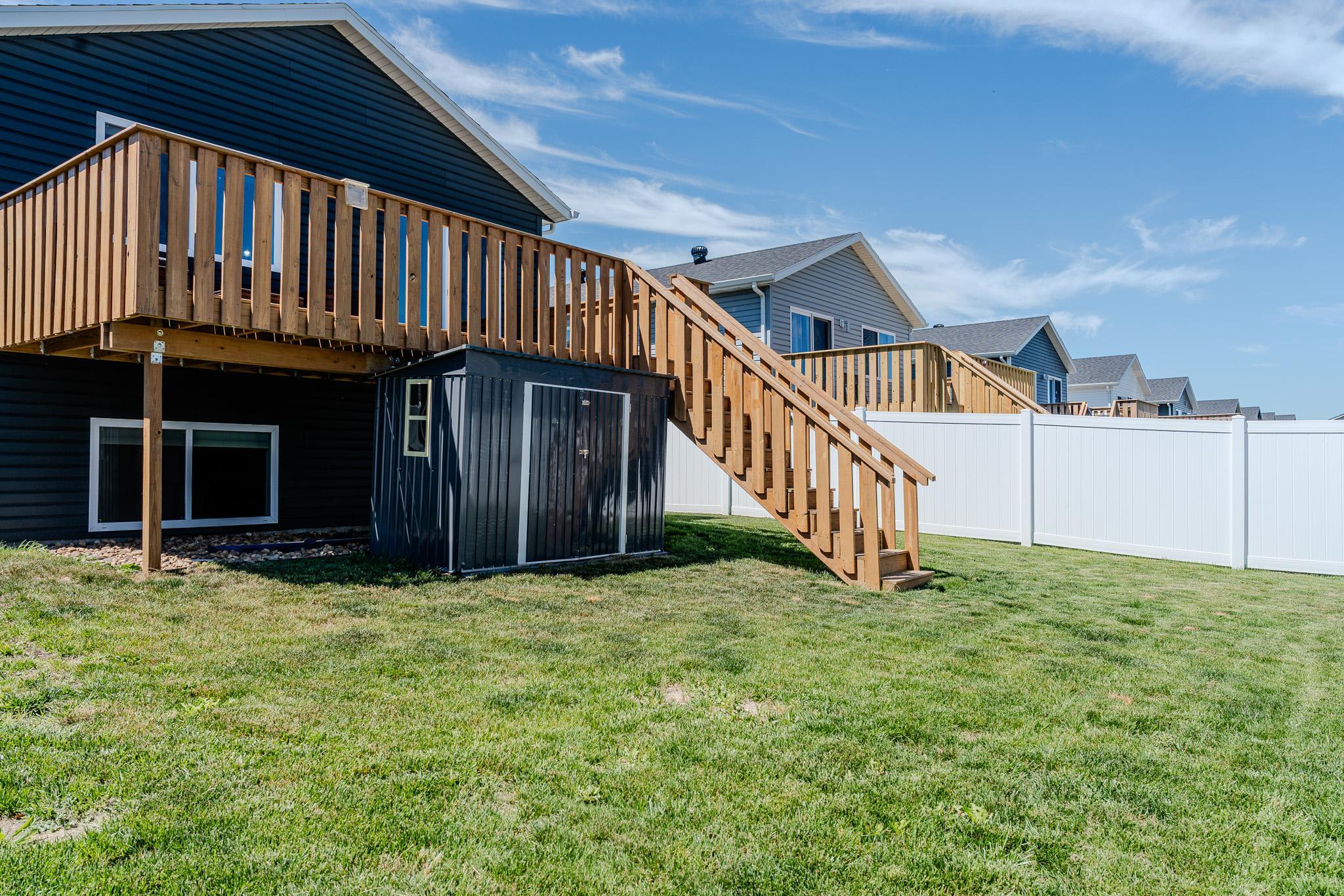 main property photo 13