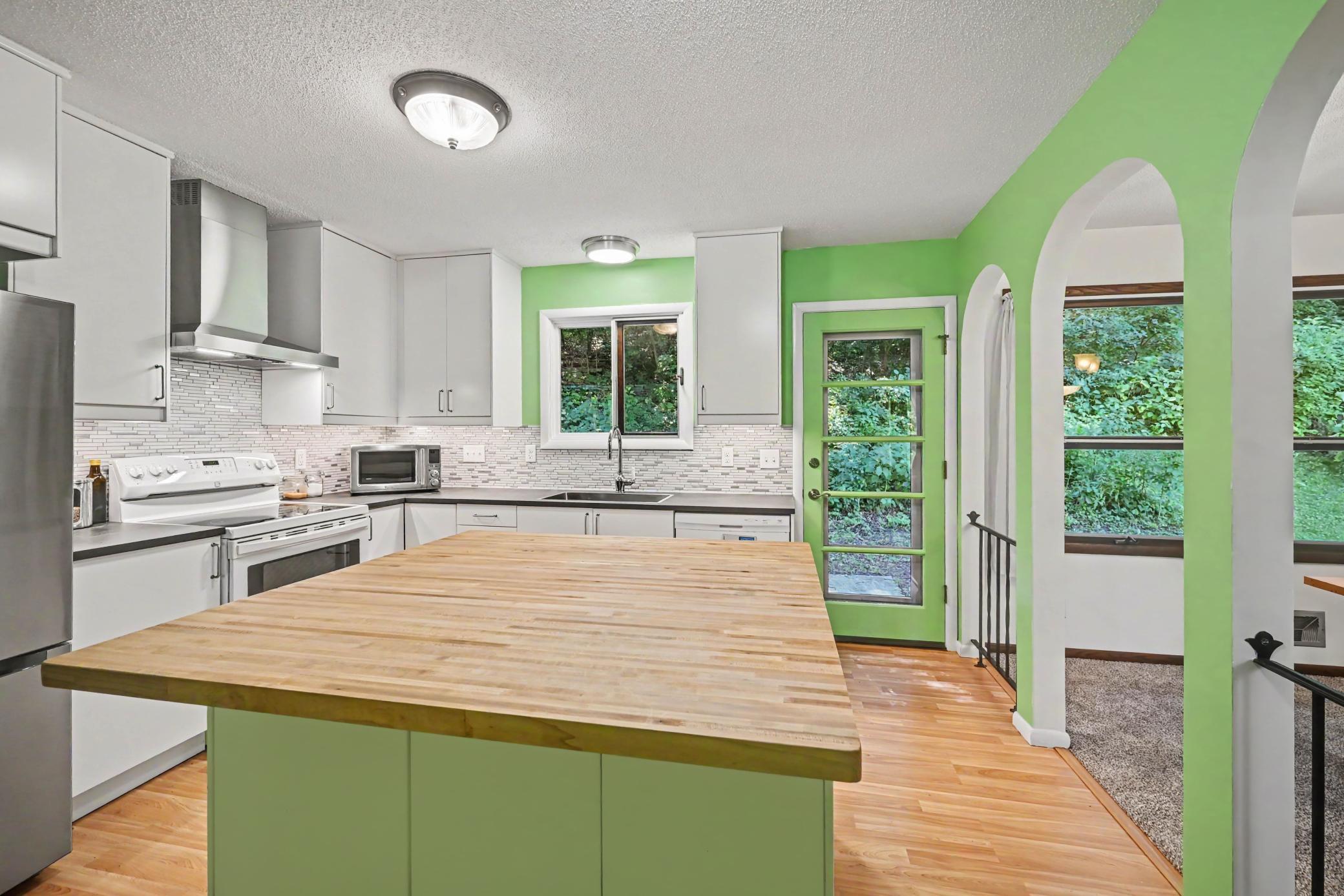 main property photo 21