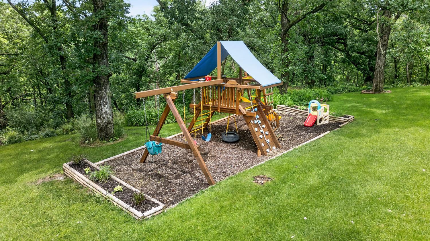 main property photo 84