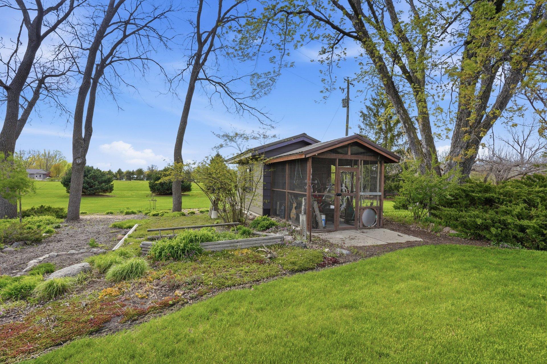 main property photo 17