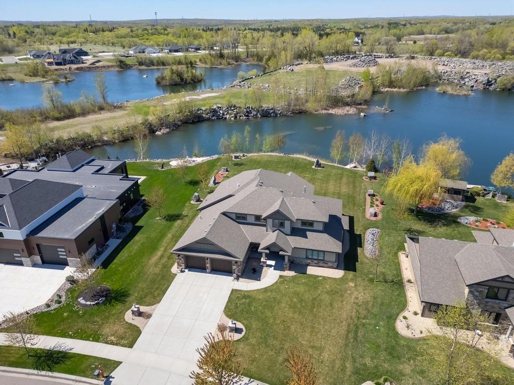 main property photo 40
