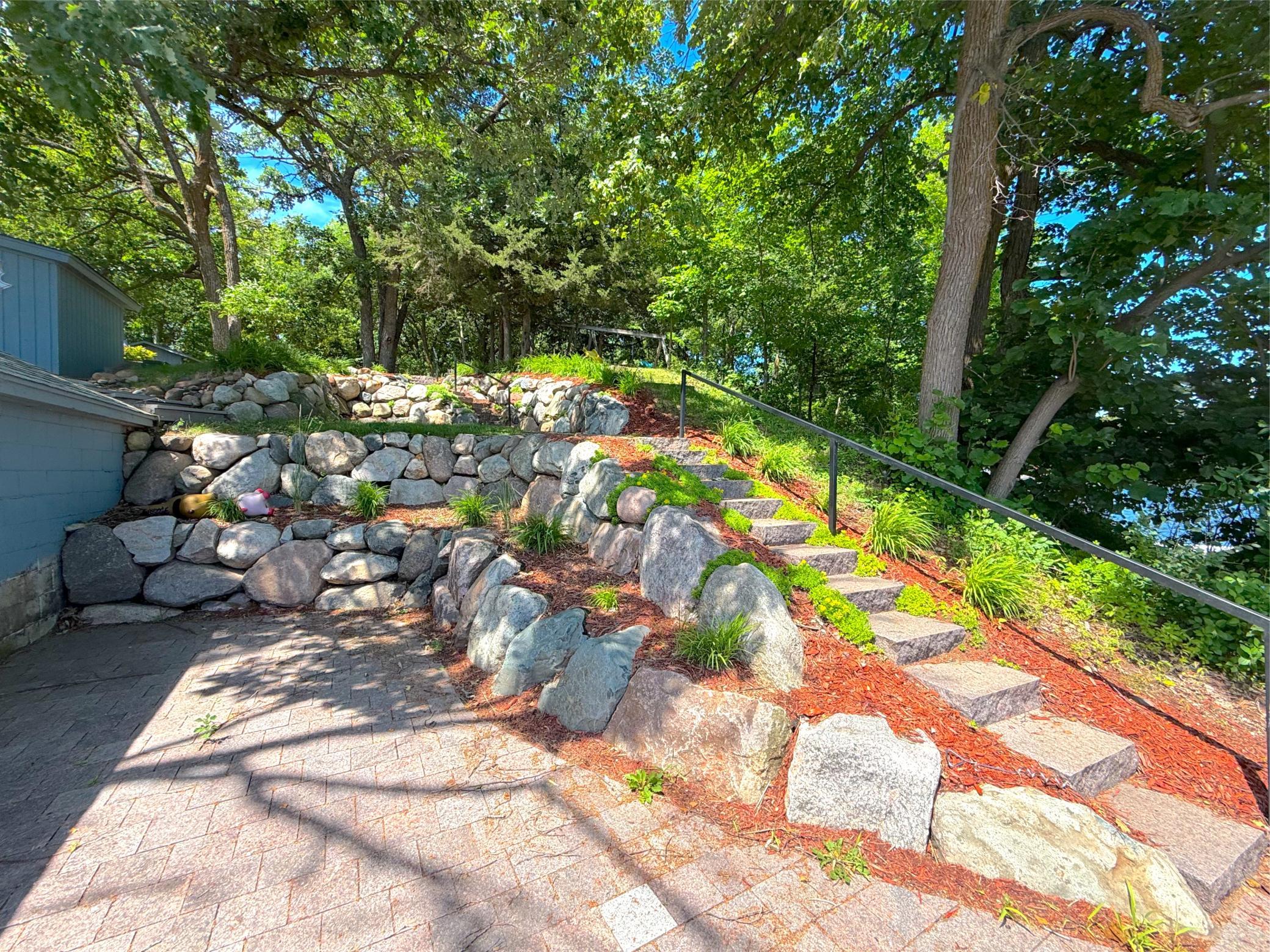 main property photo 28