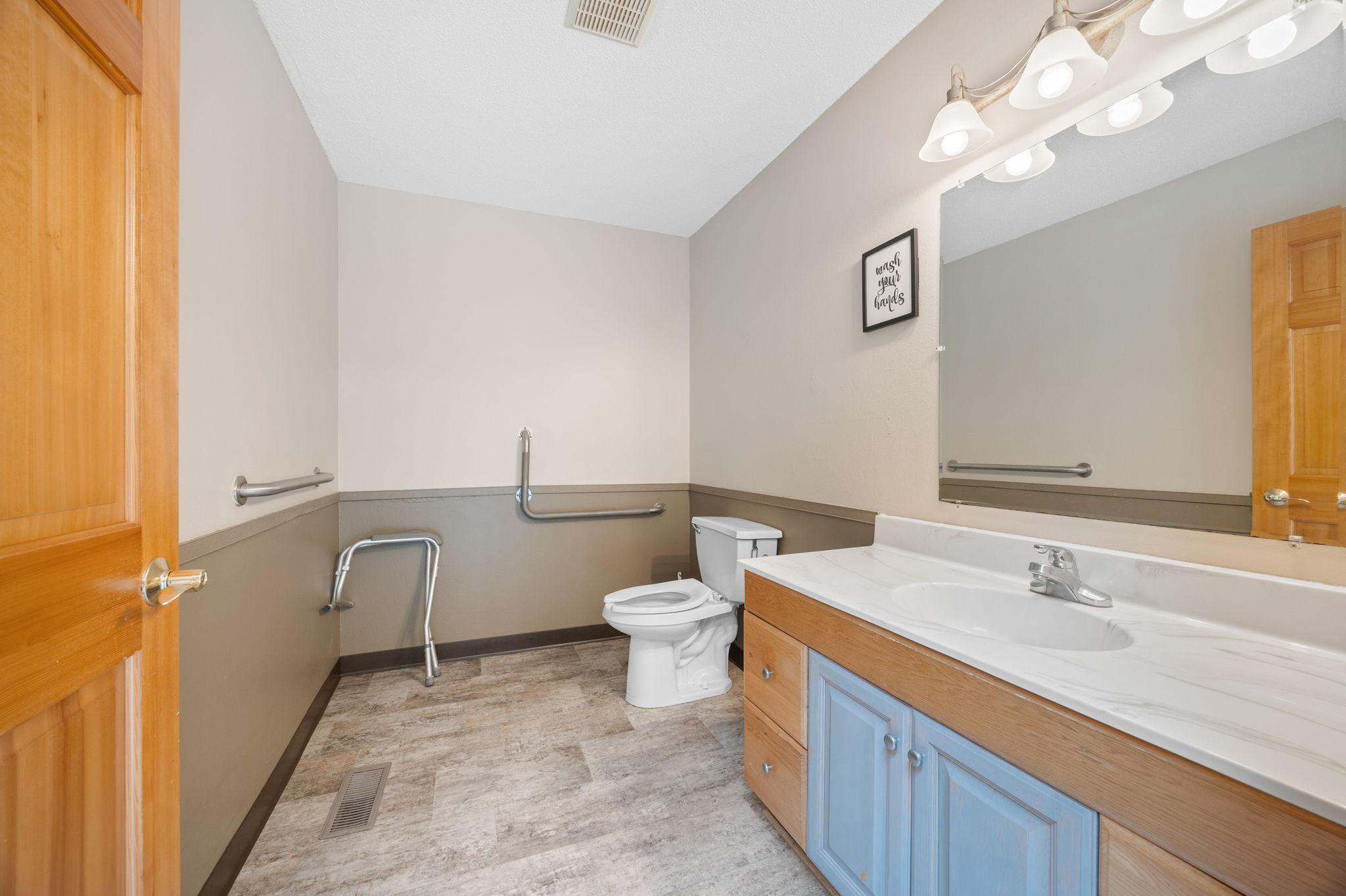 main property photo 11