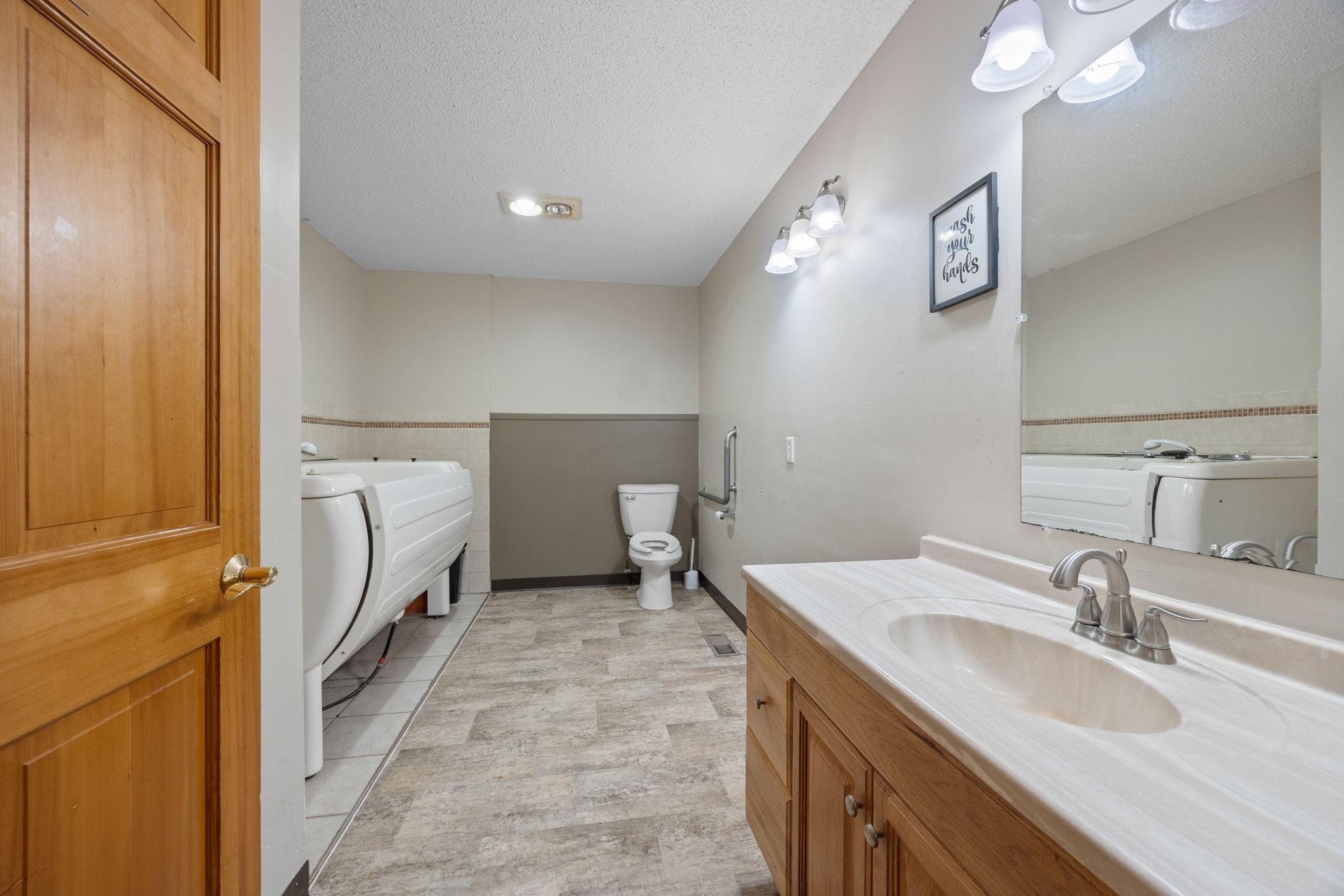 main property photo 14