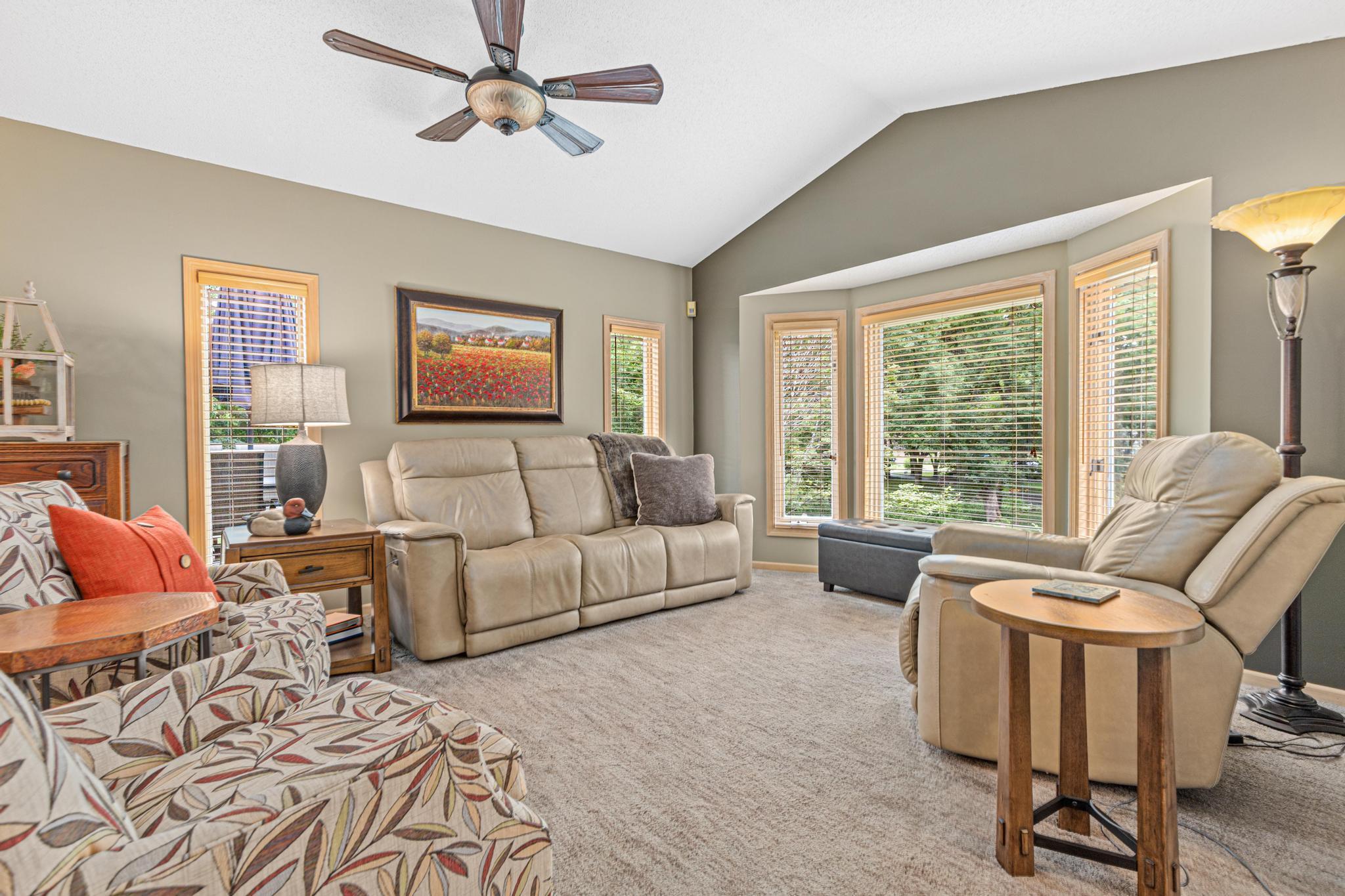 property viewer photo 4