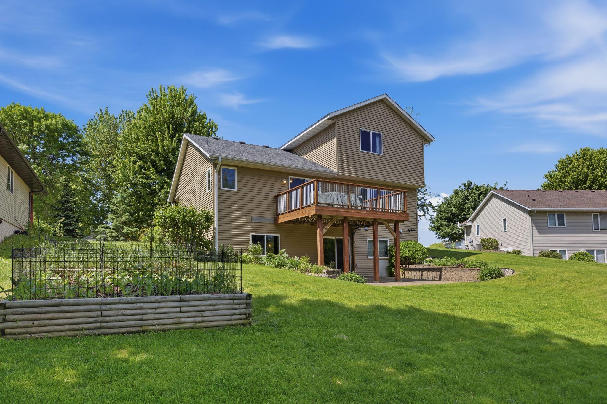 main property photo 23