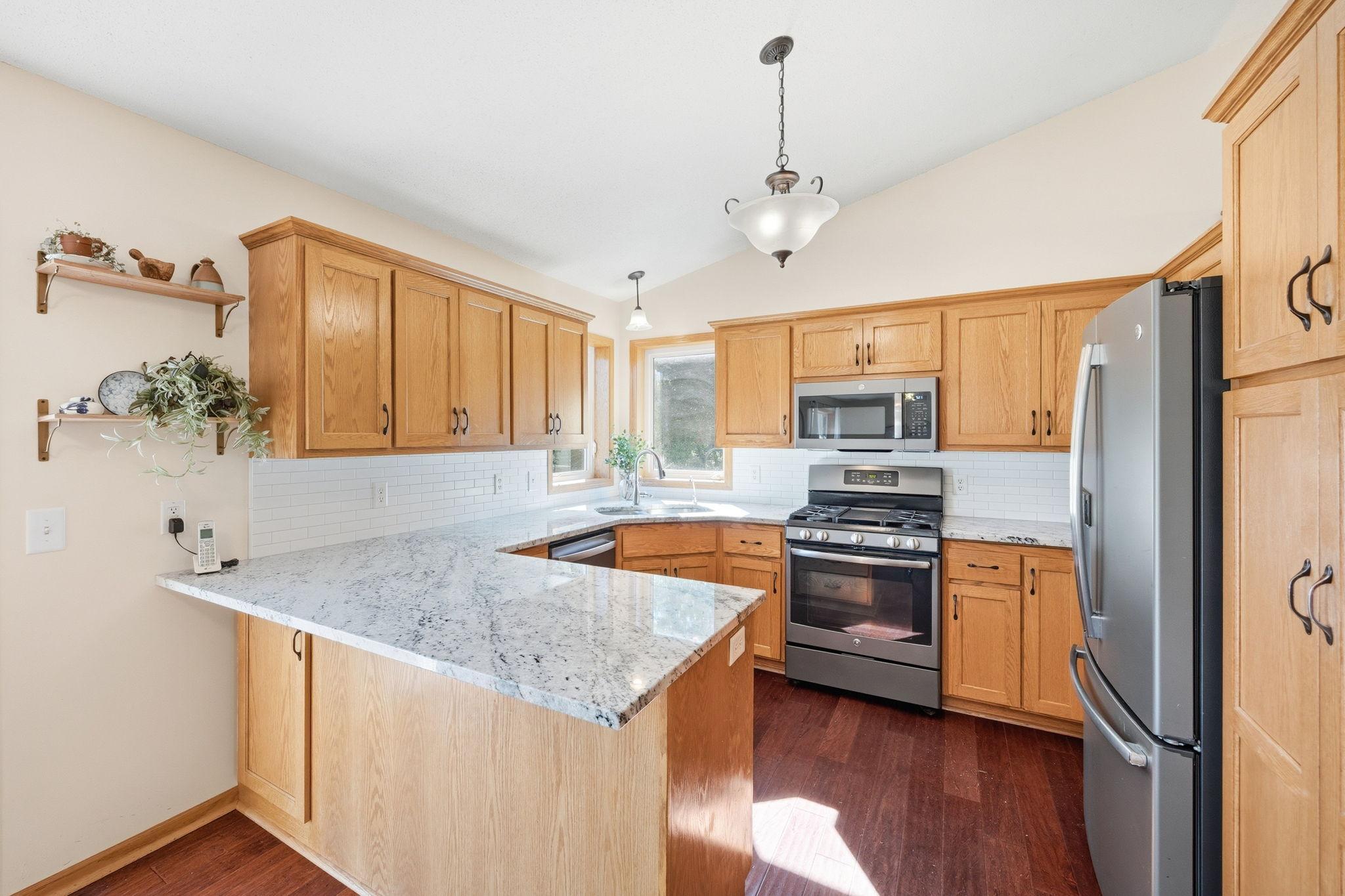 main property photo 5