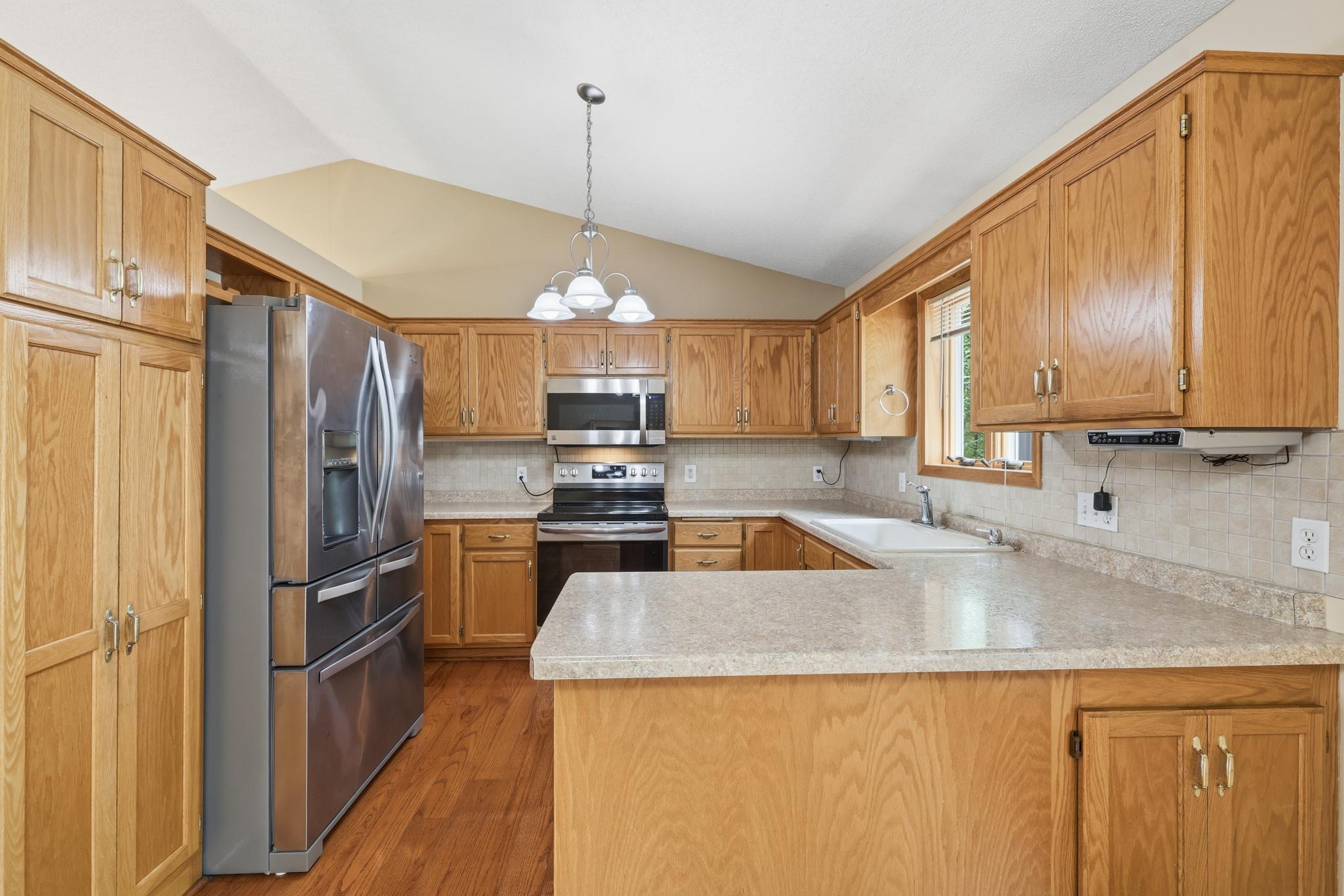 main property photo 5
