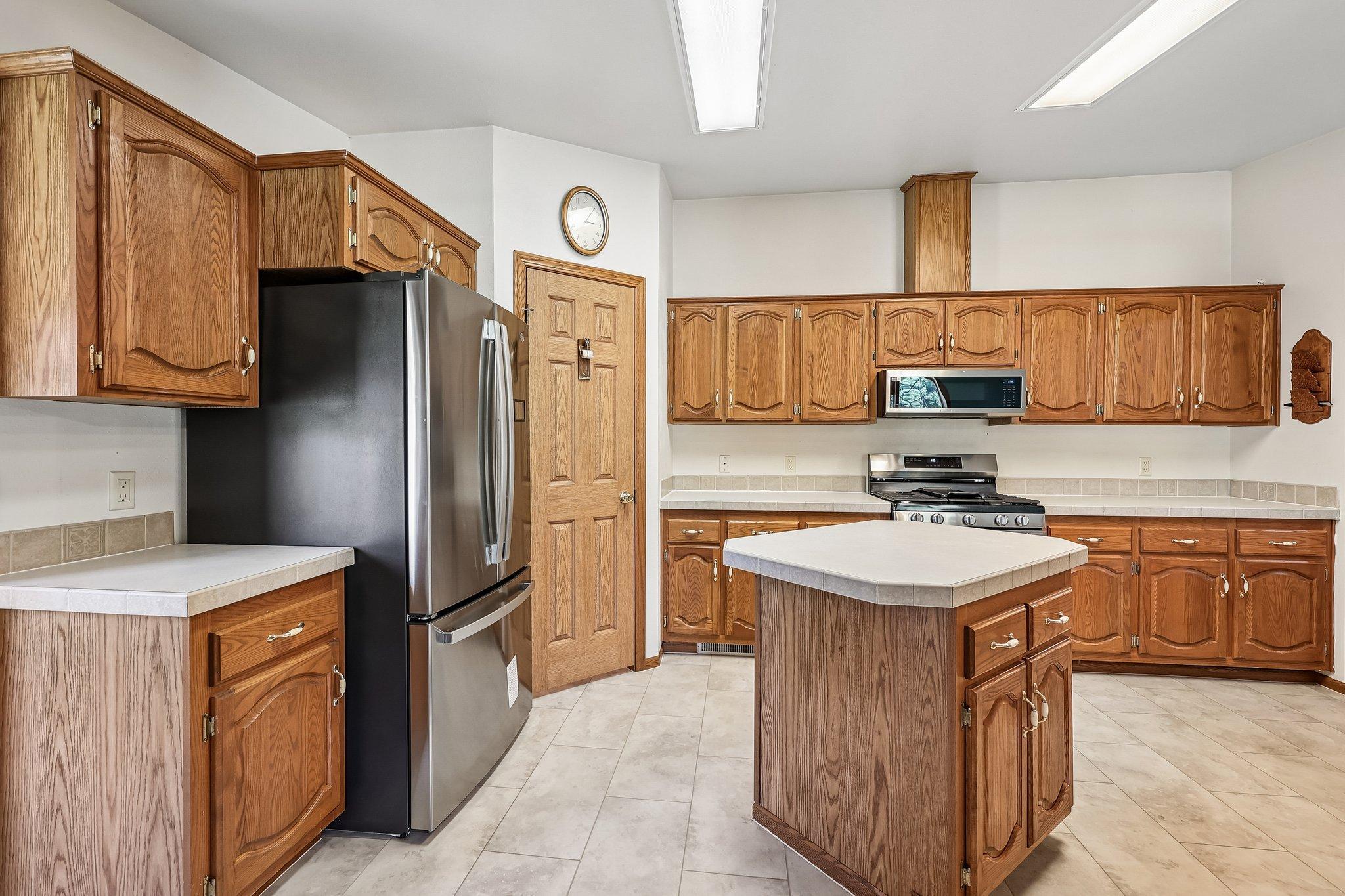 main property photo 13