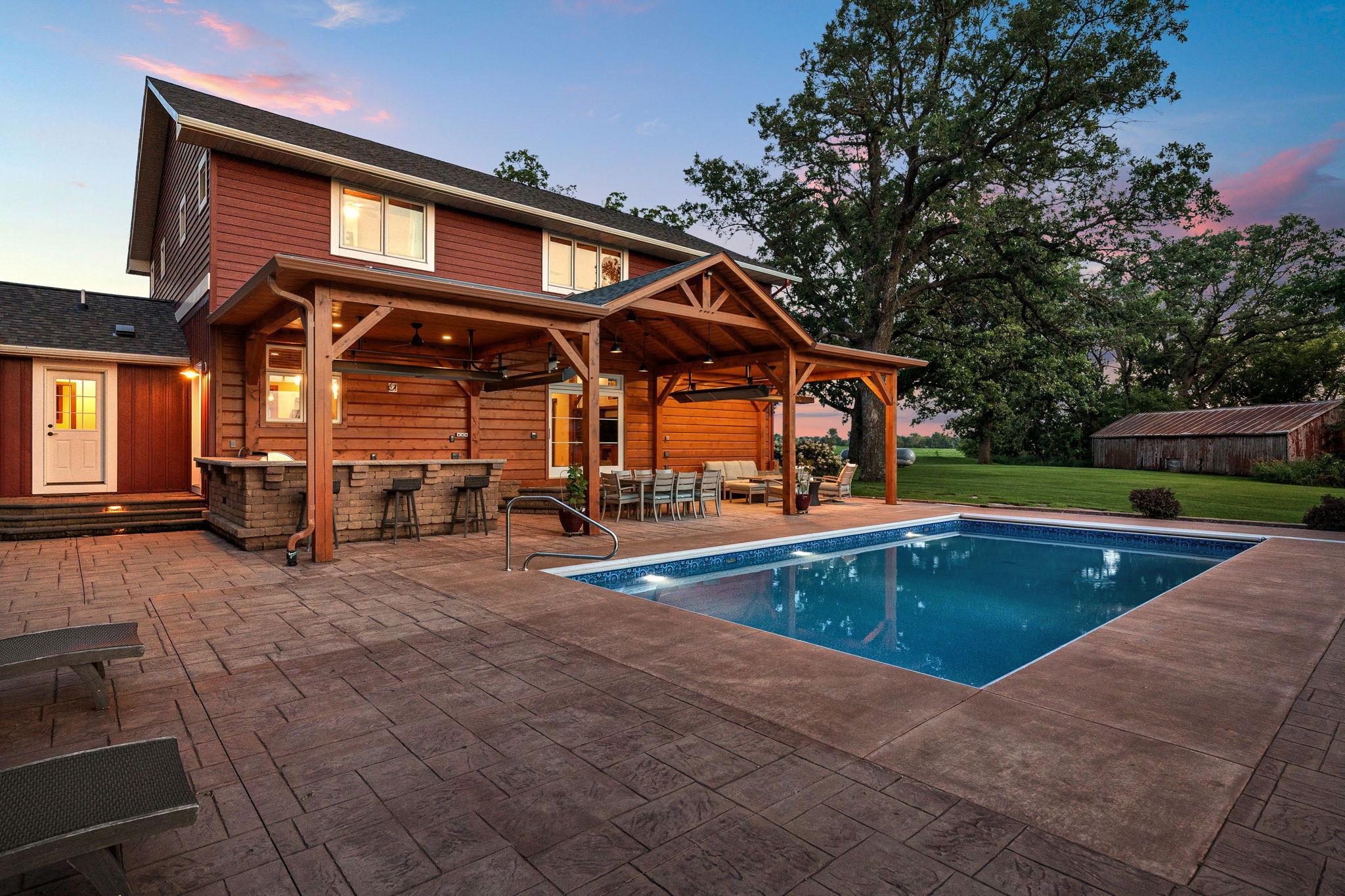 main property photo 10