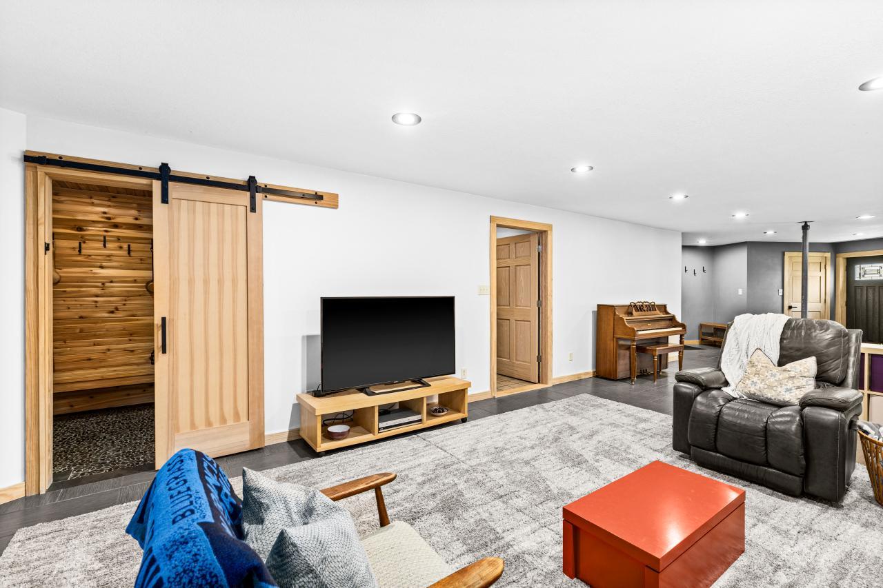main property photo 77