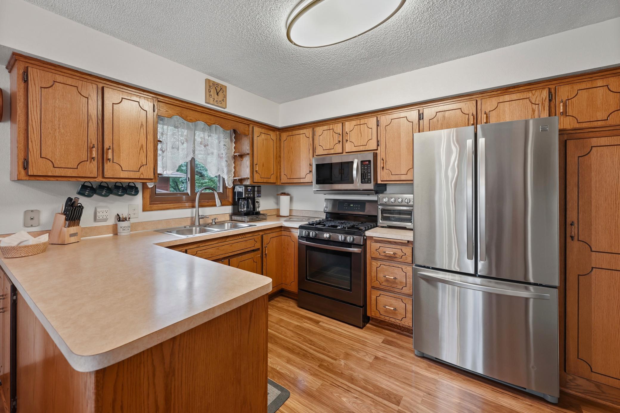 main property photo 5
