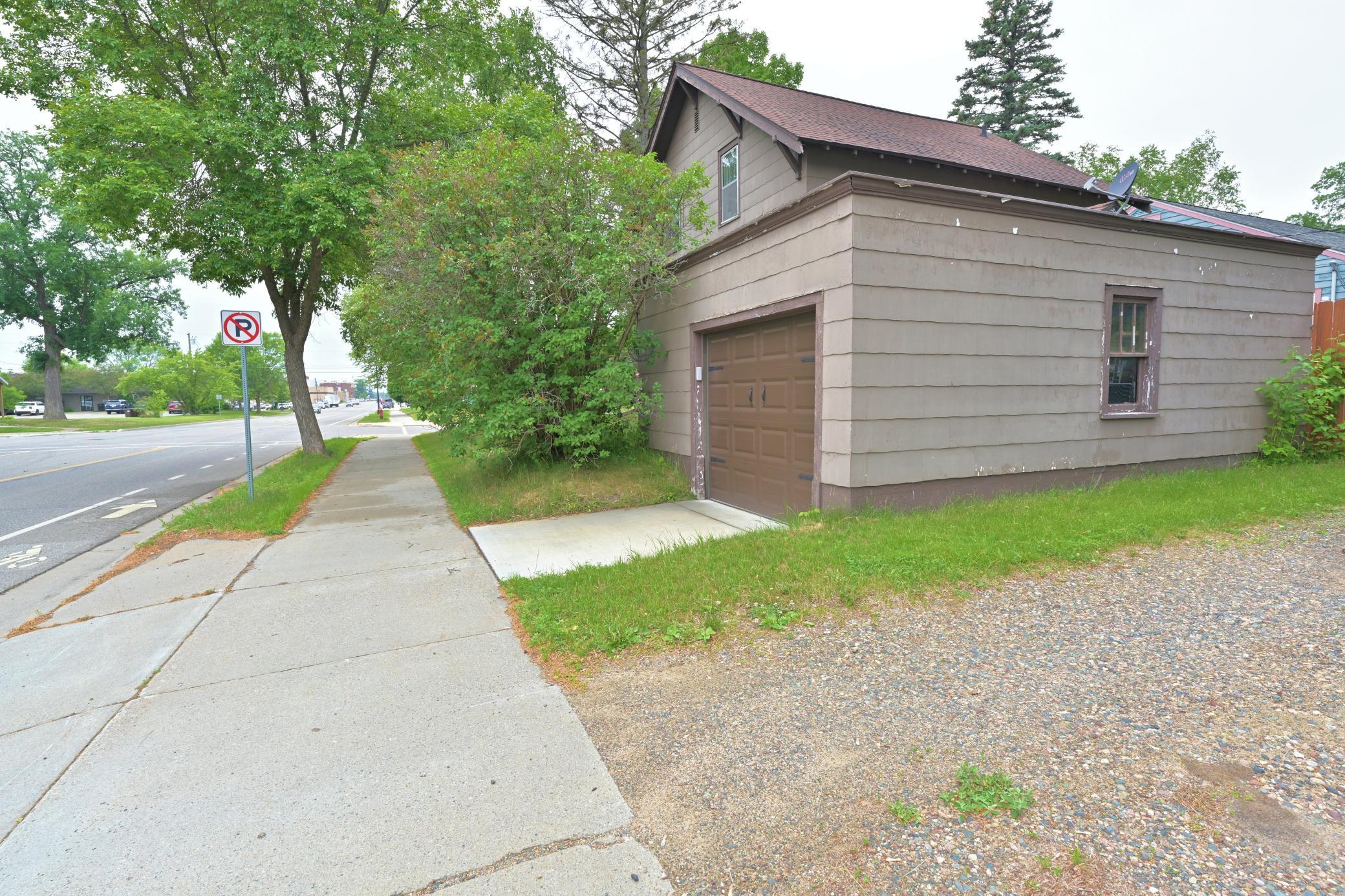 main property photo 14