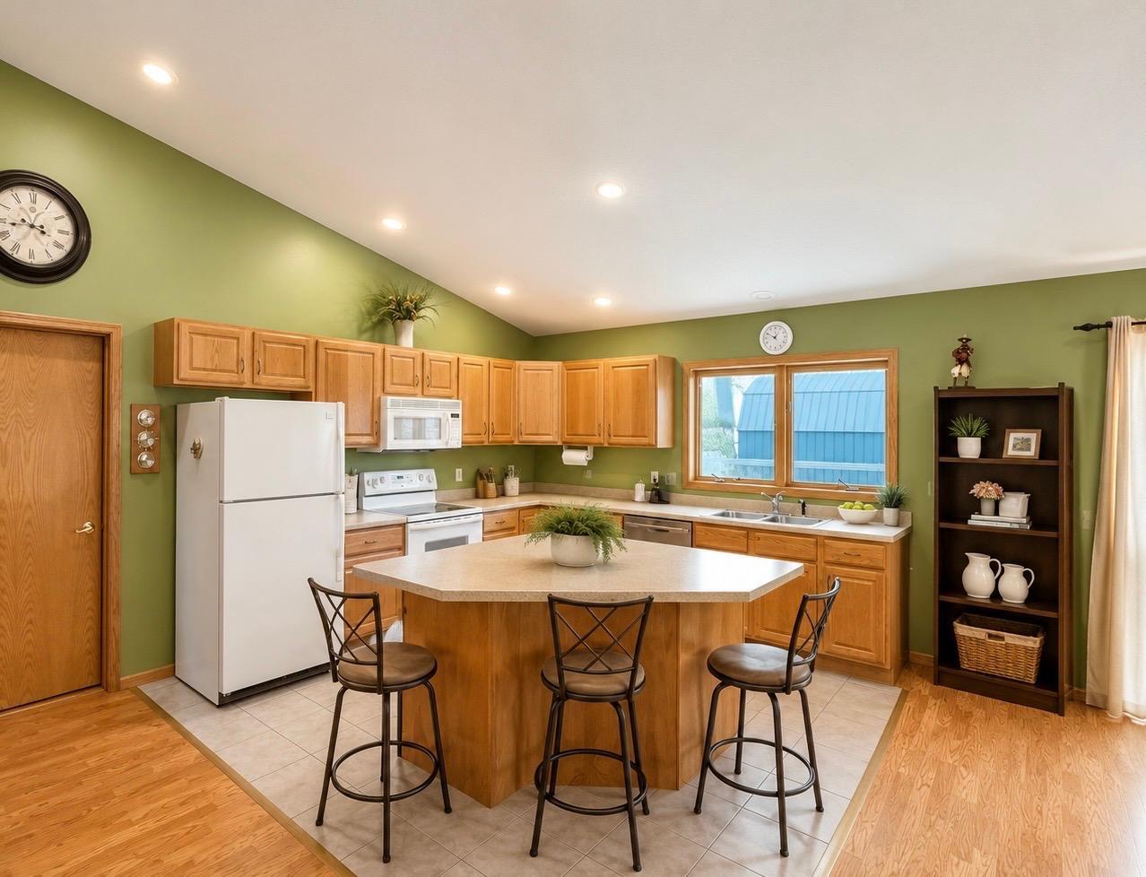 main property photo 3