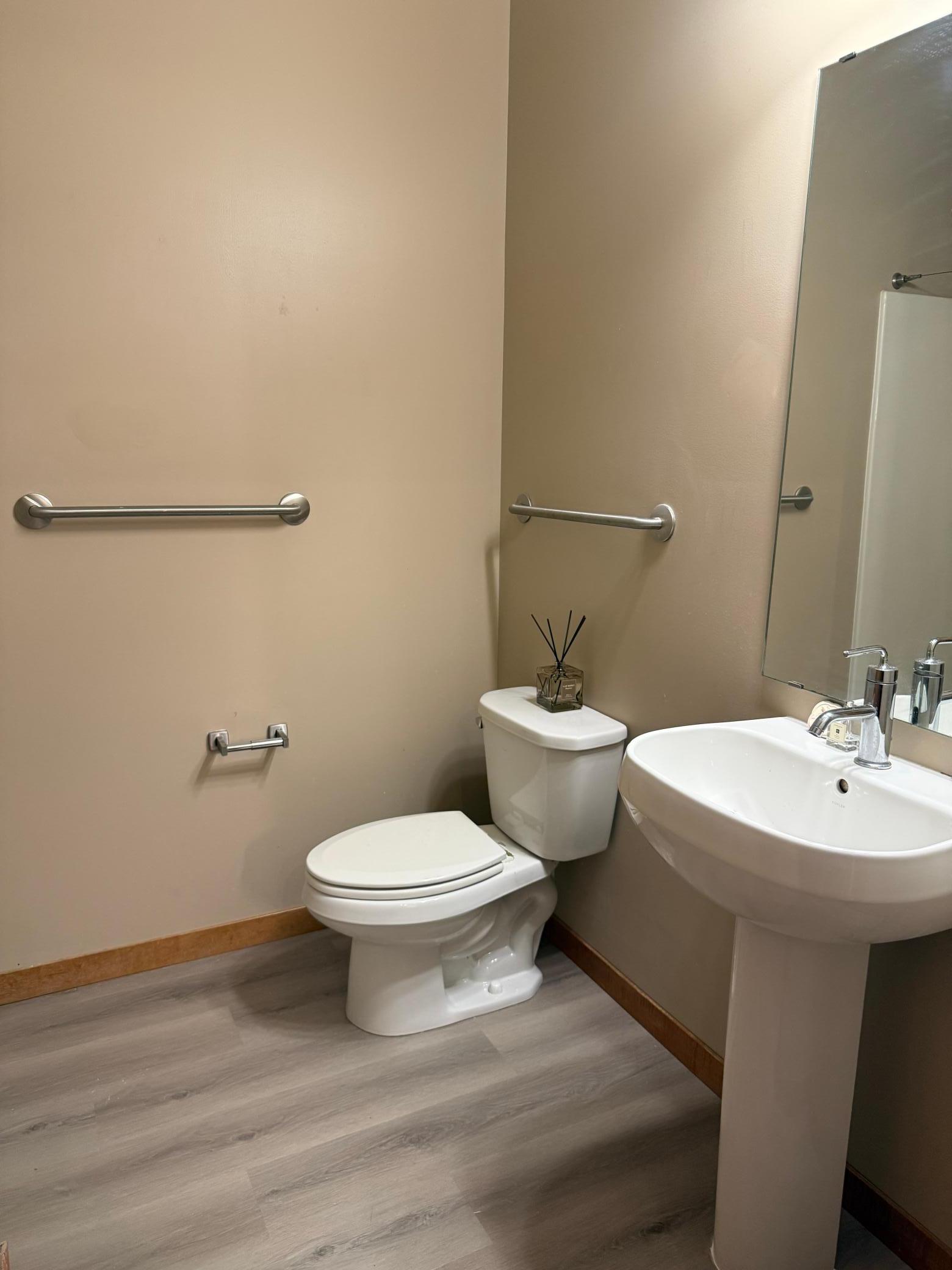 main property photo 8