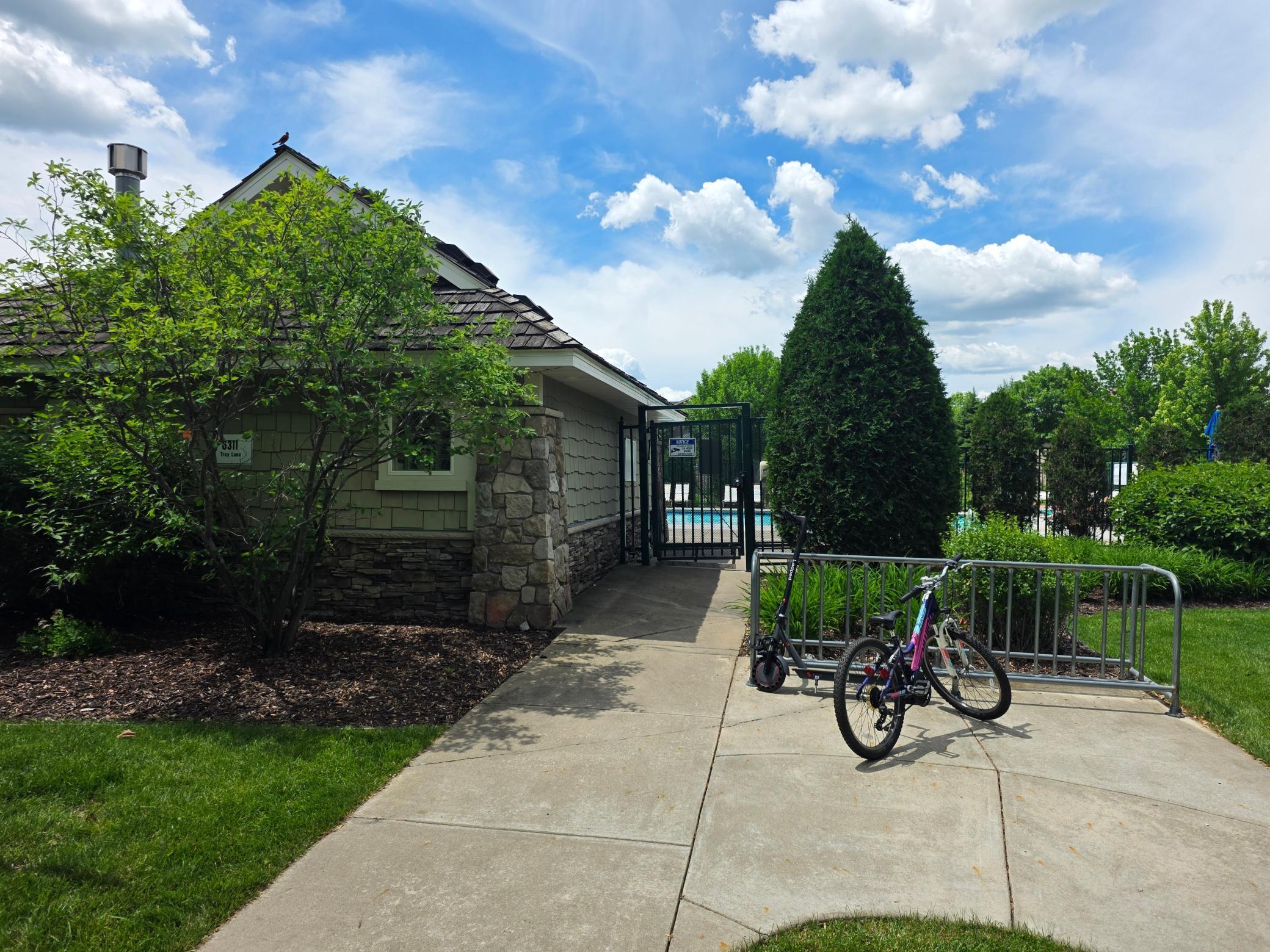 main property photo 41