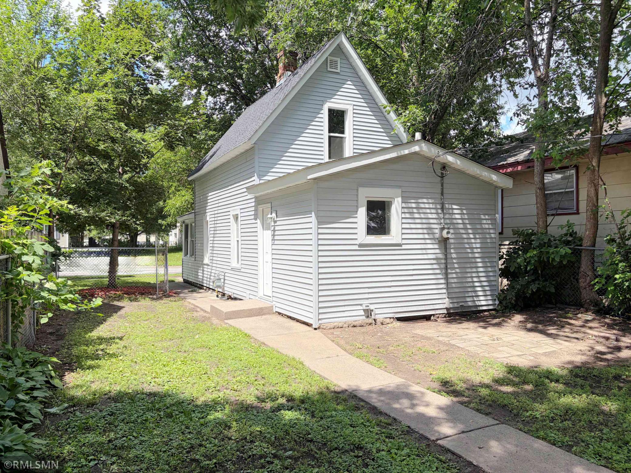 main property photo 18