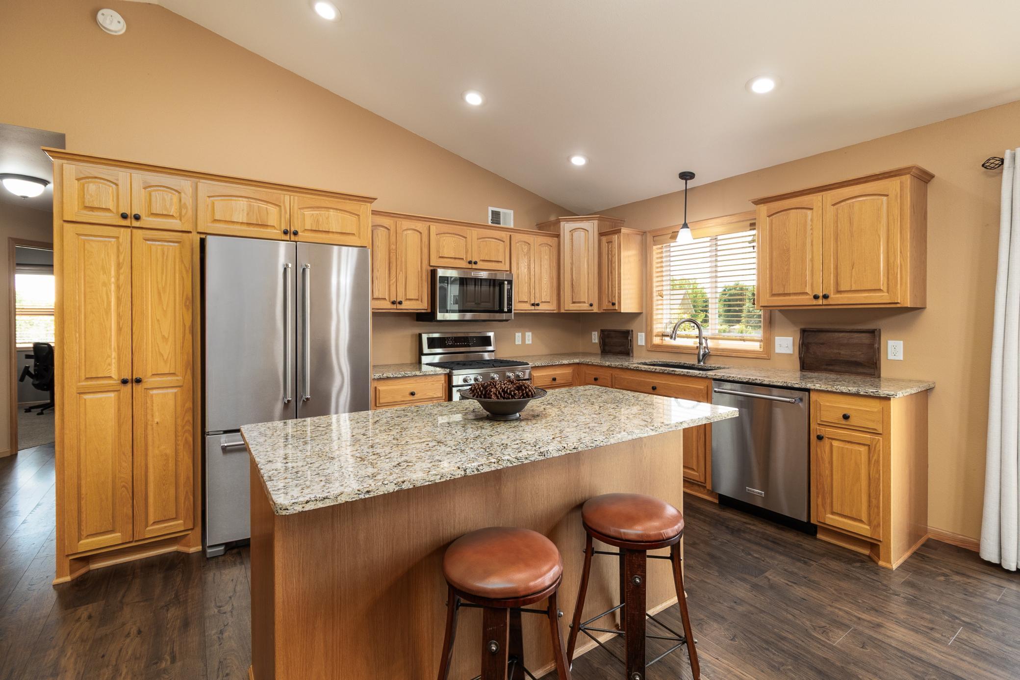 main property photo 5