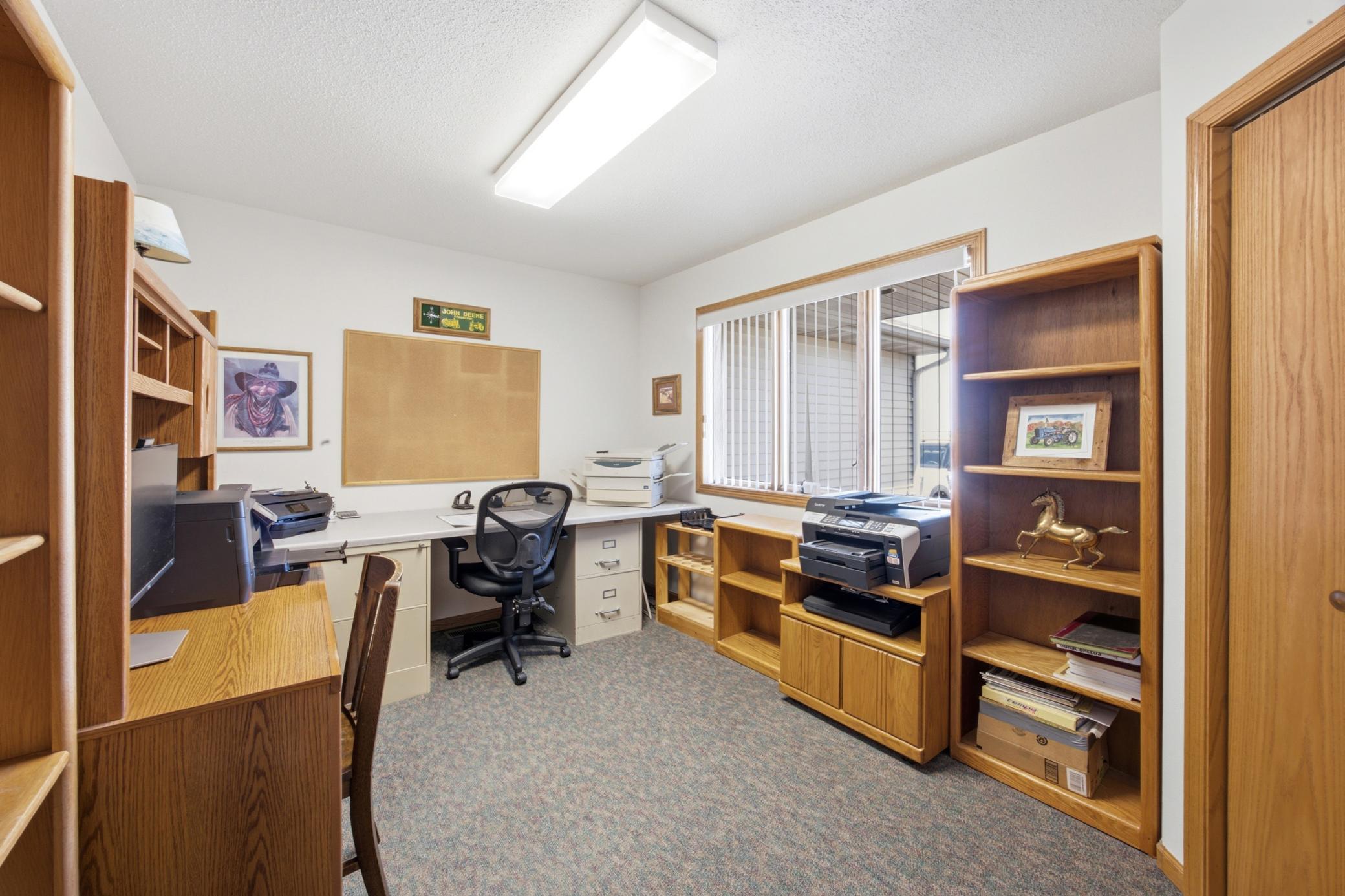 main property photo 25