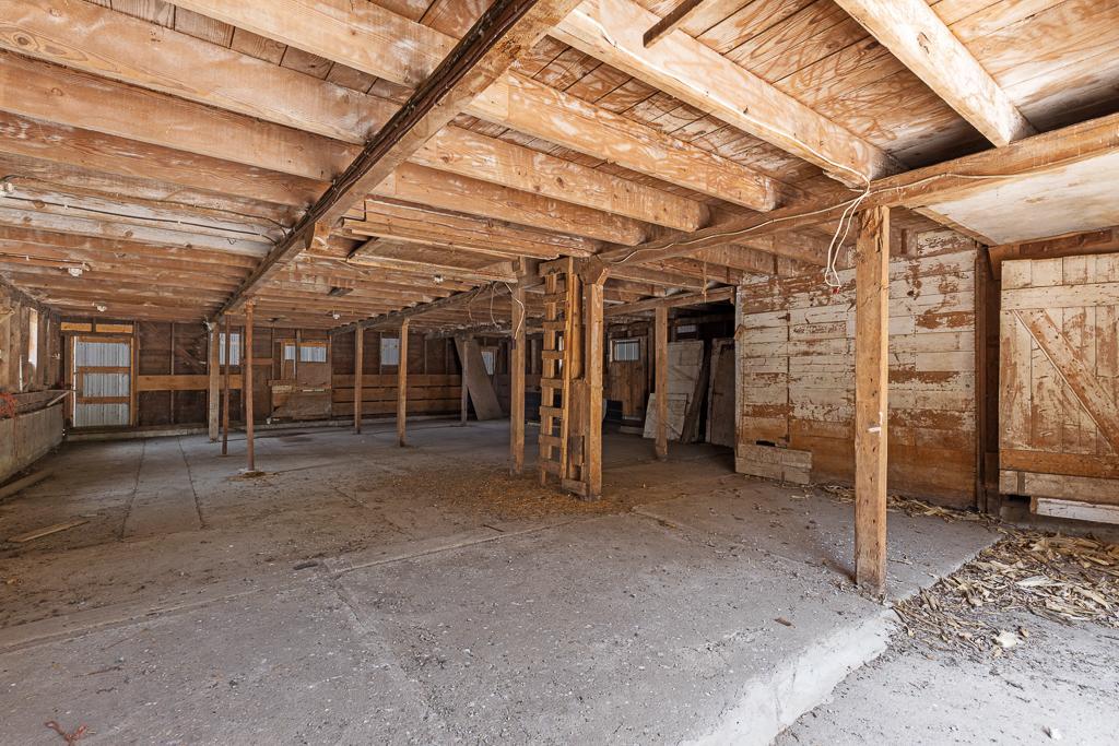 main property photo 80