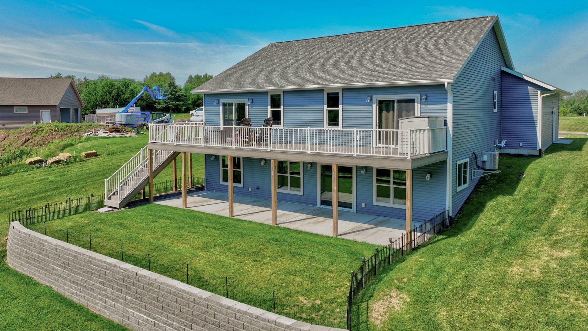 main property photo 30