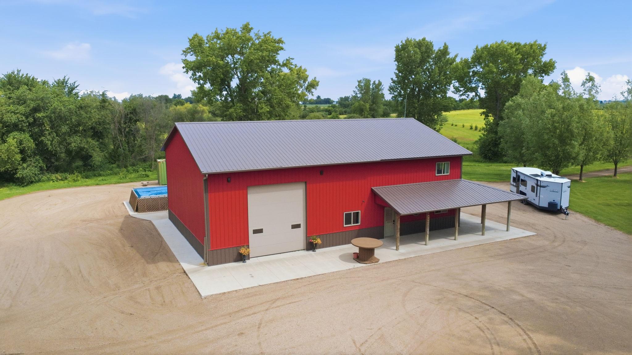 main property photo 28