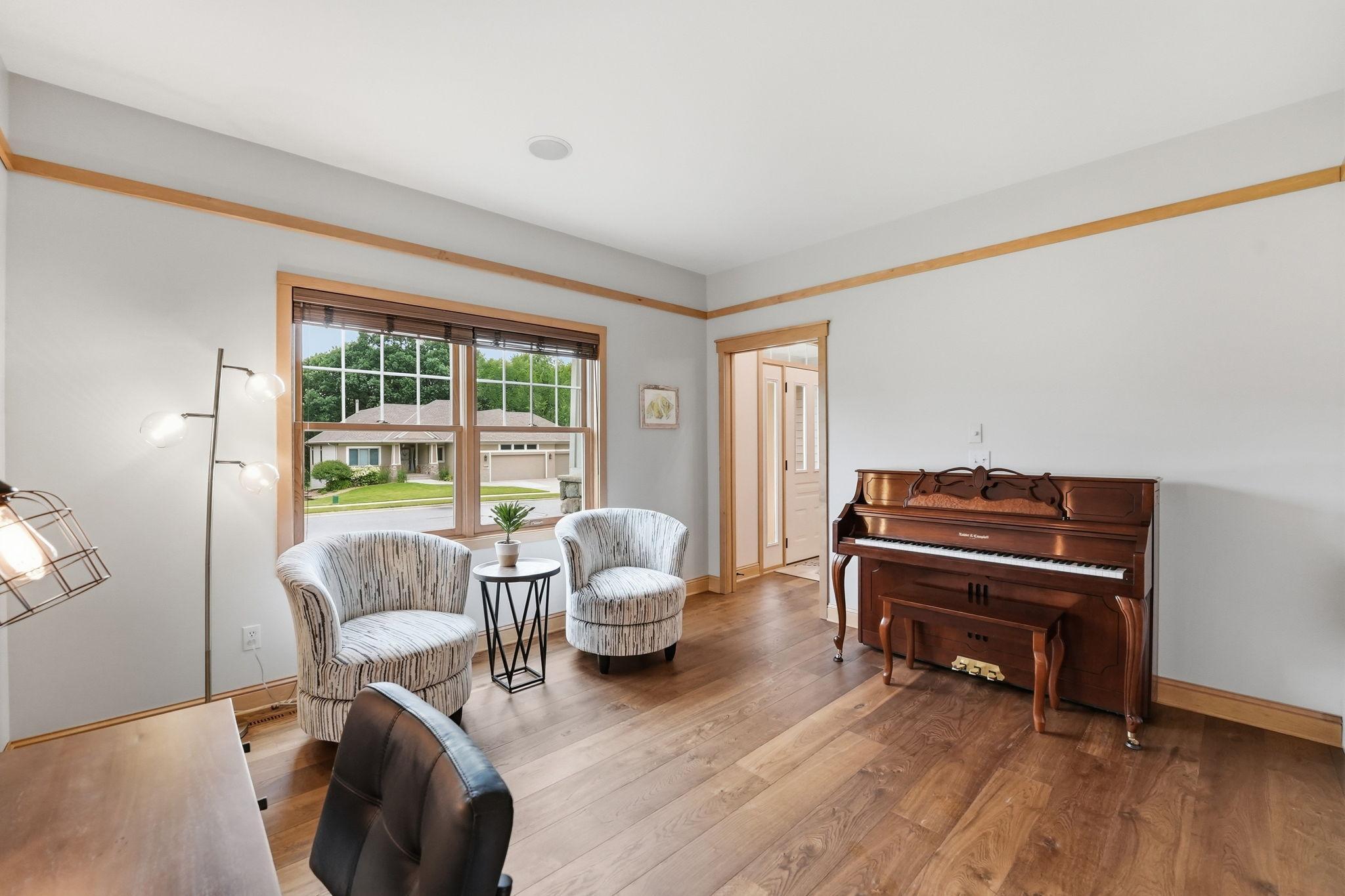 main property photo 4