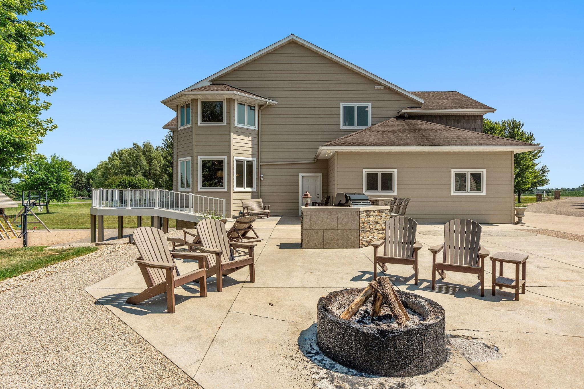 main property photo 5