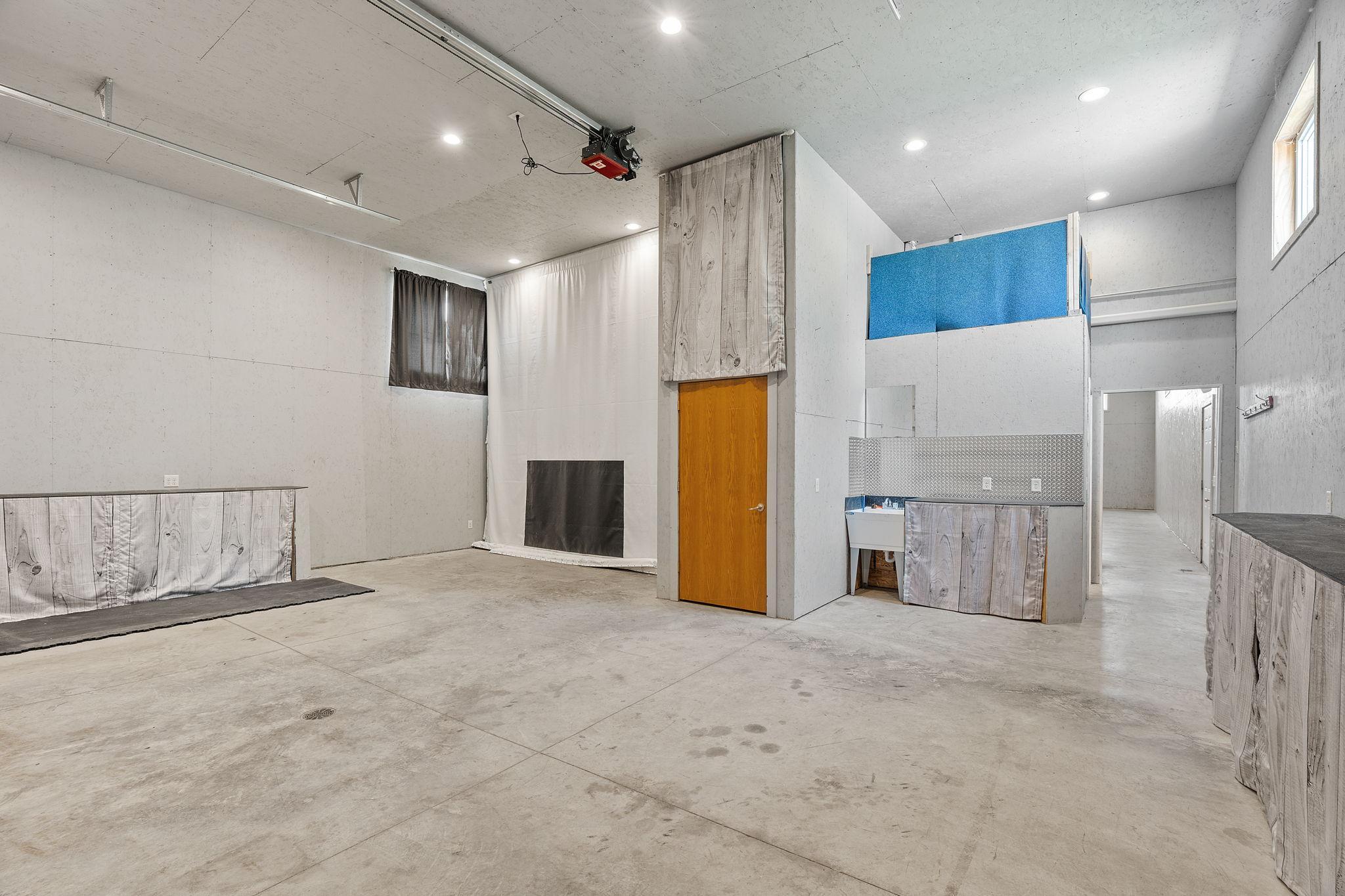 main property photo 74