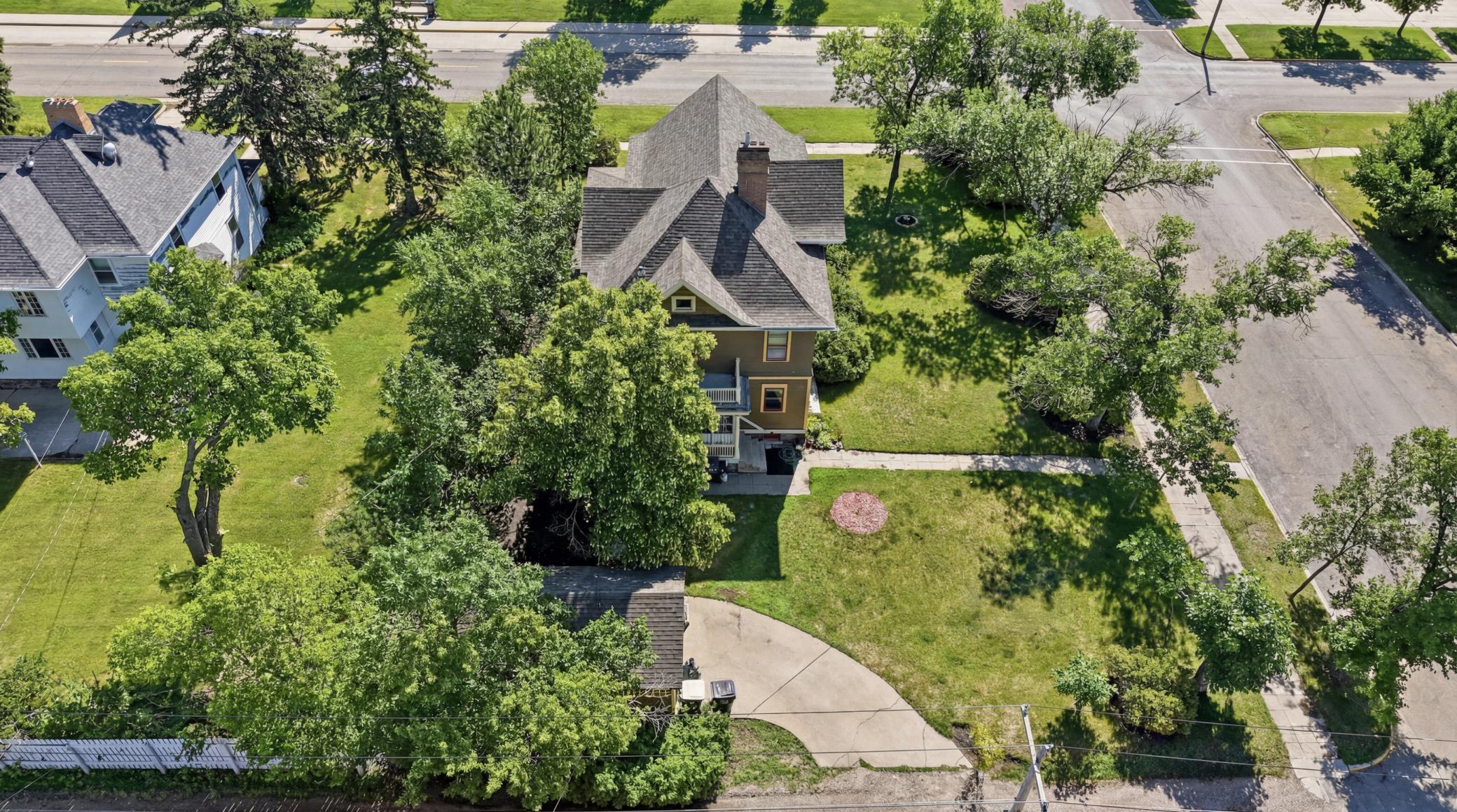 main property photo 31