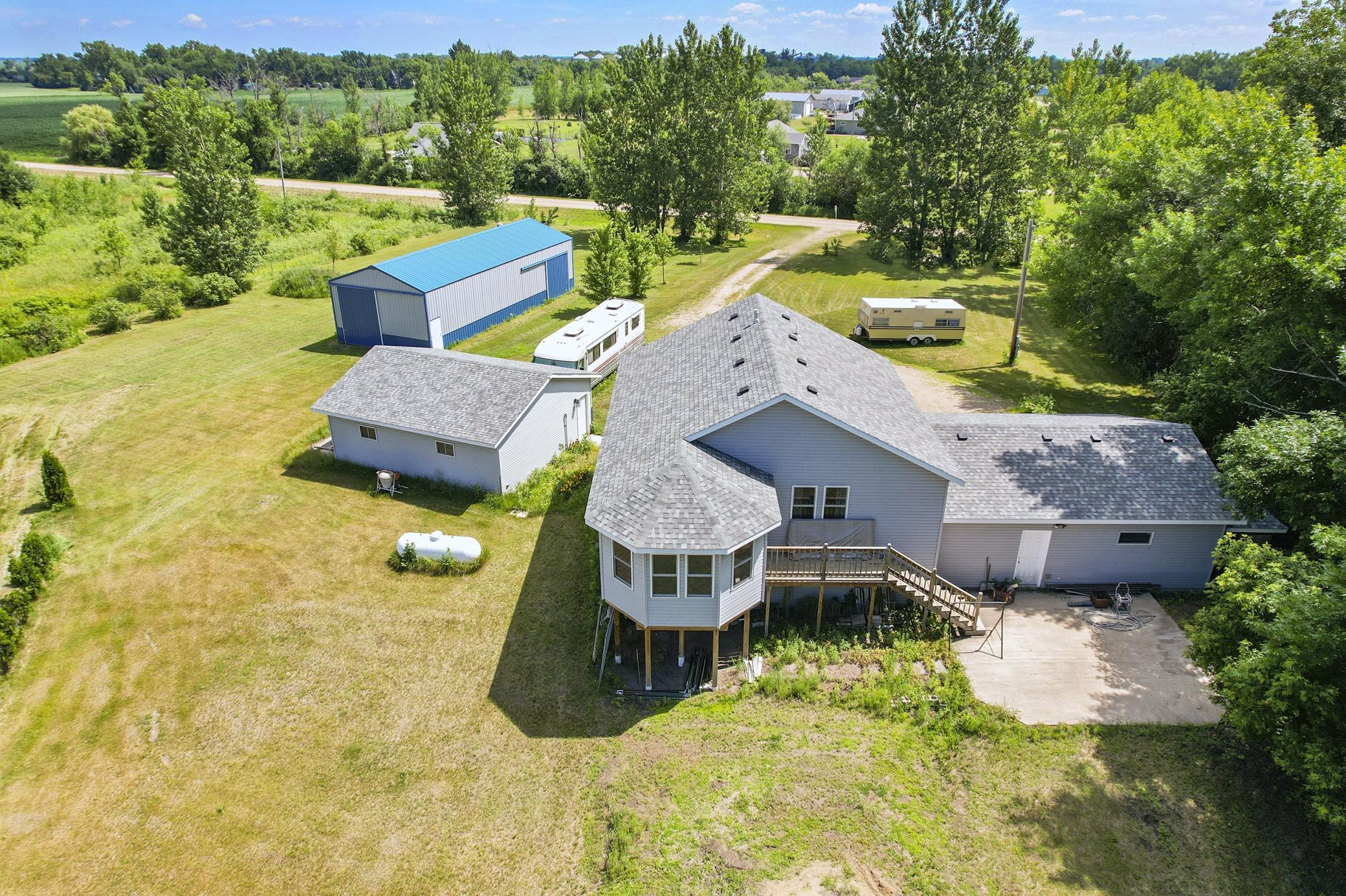 main property photo 3