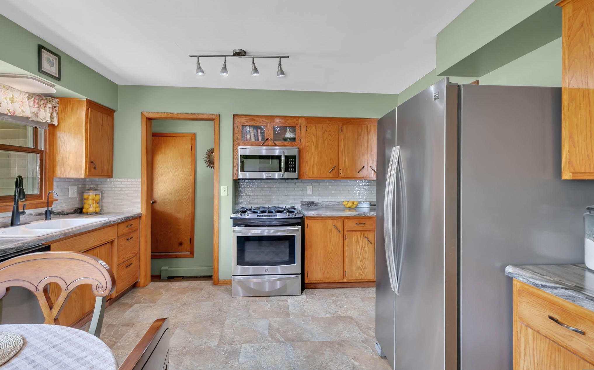 main property photo 5