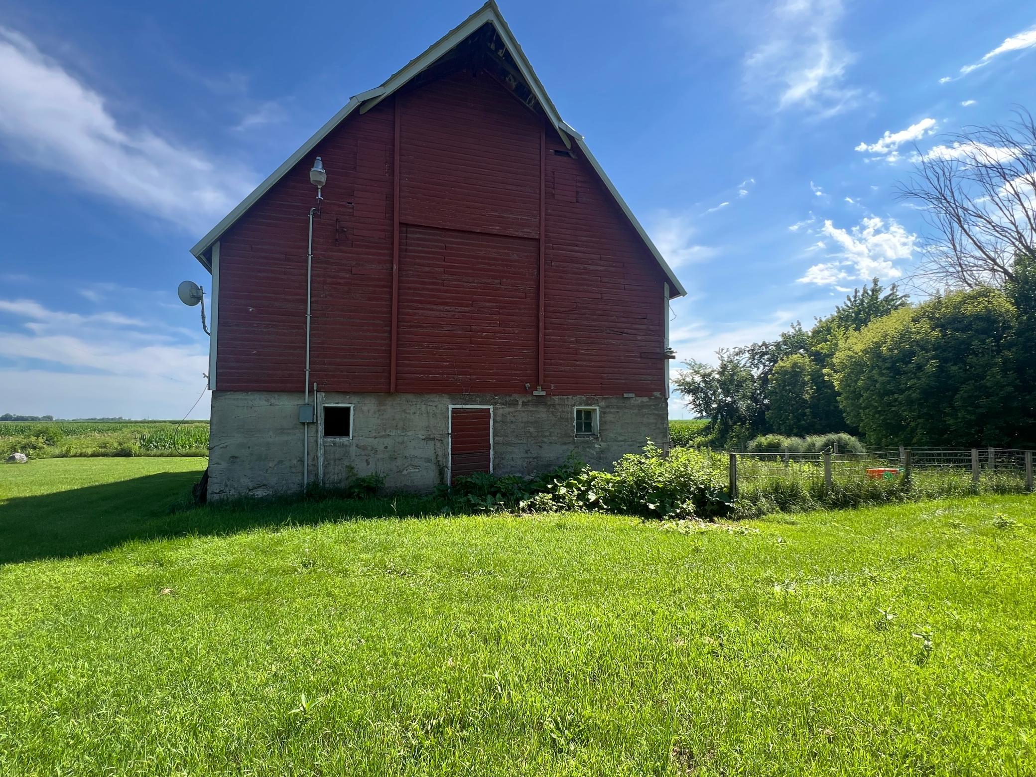 main property photo 32