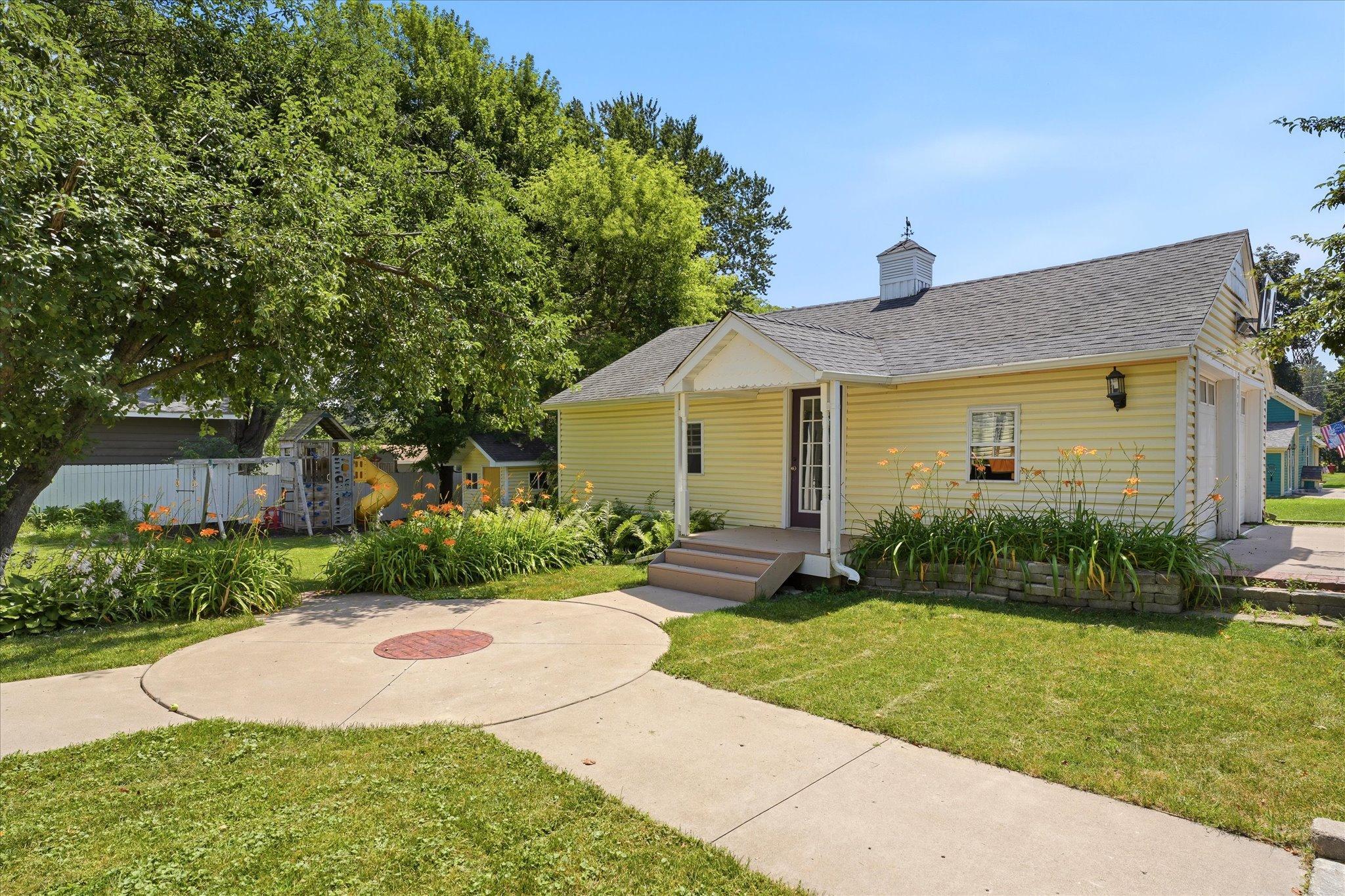 main property photo 41