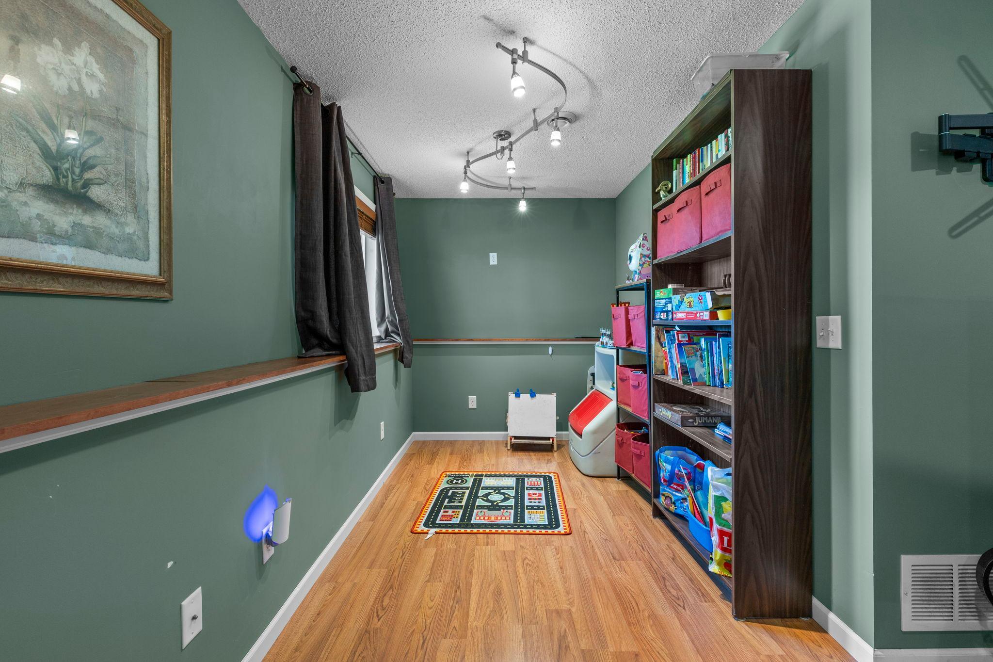 main property photo 25