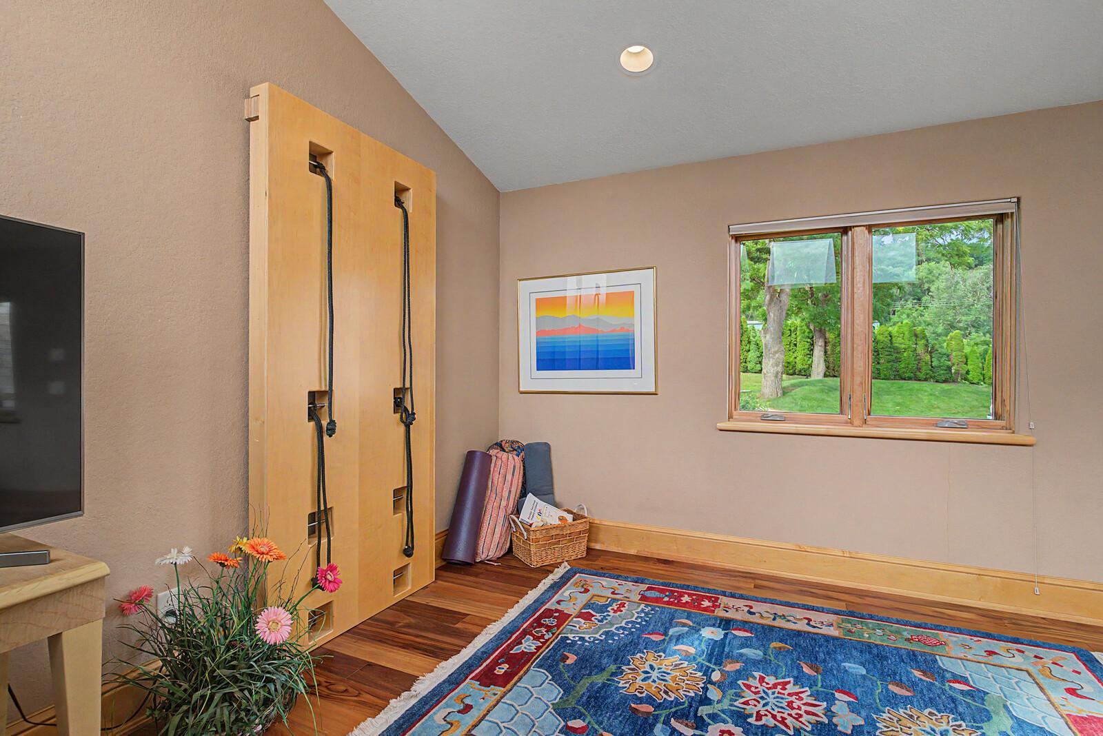 main property photo 89