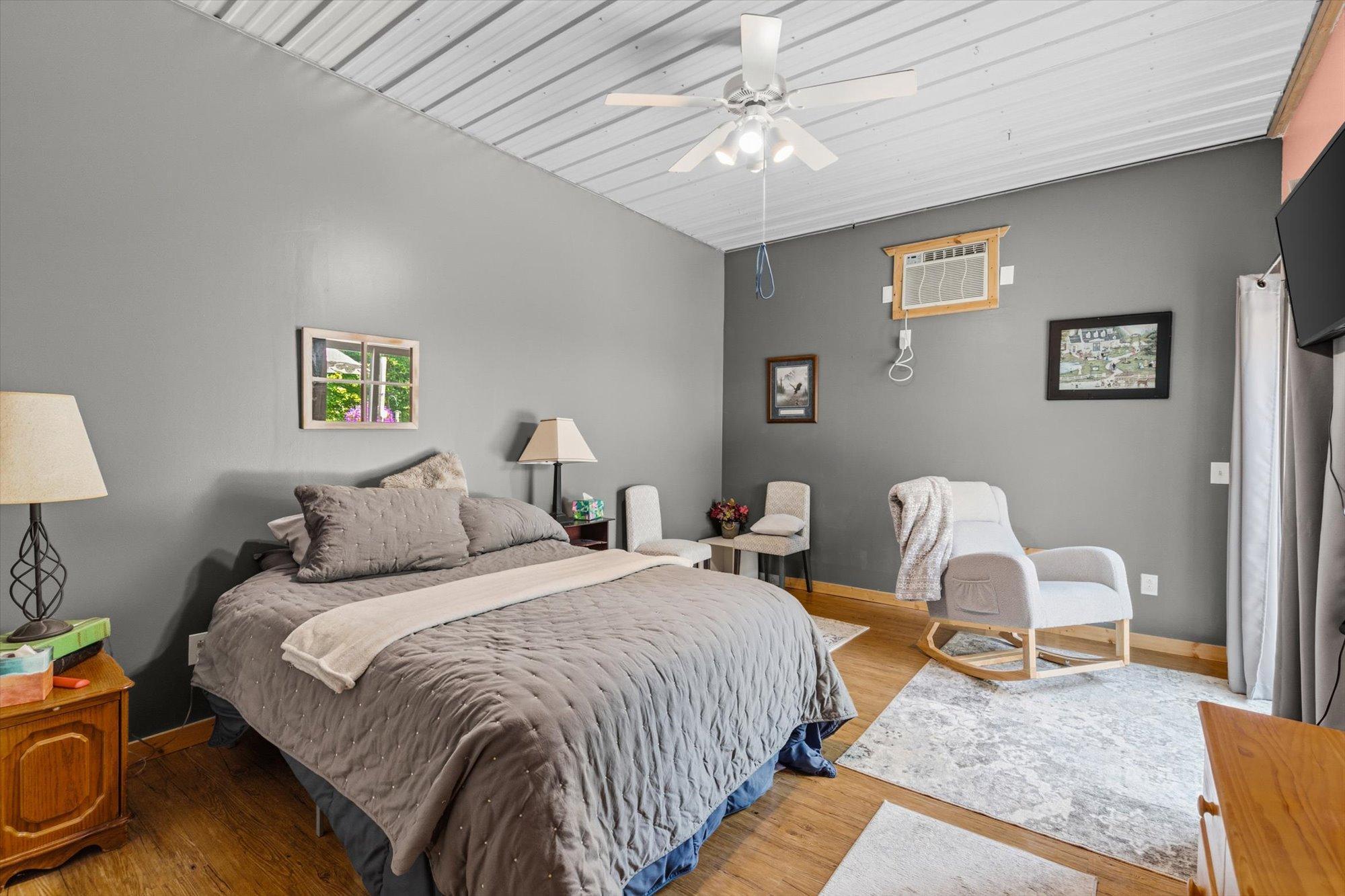 main property photo 22
