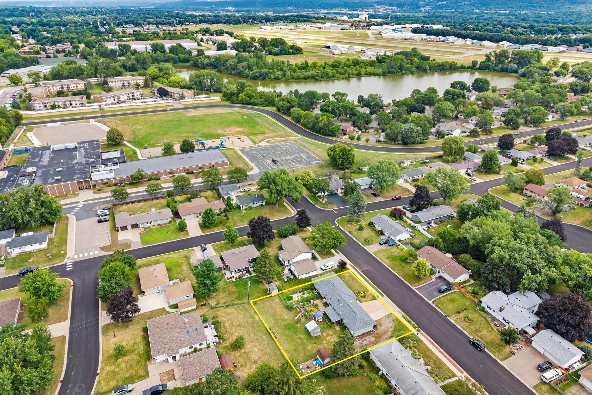 main property photo 40