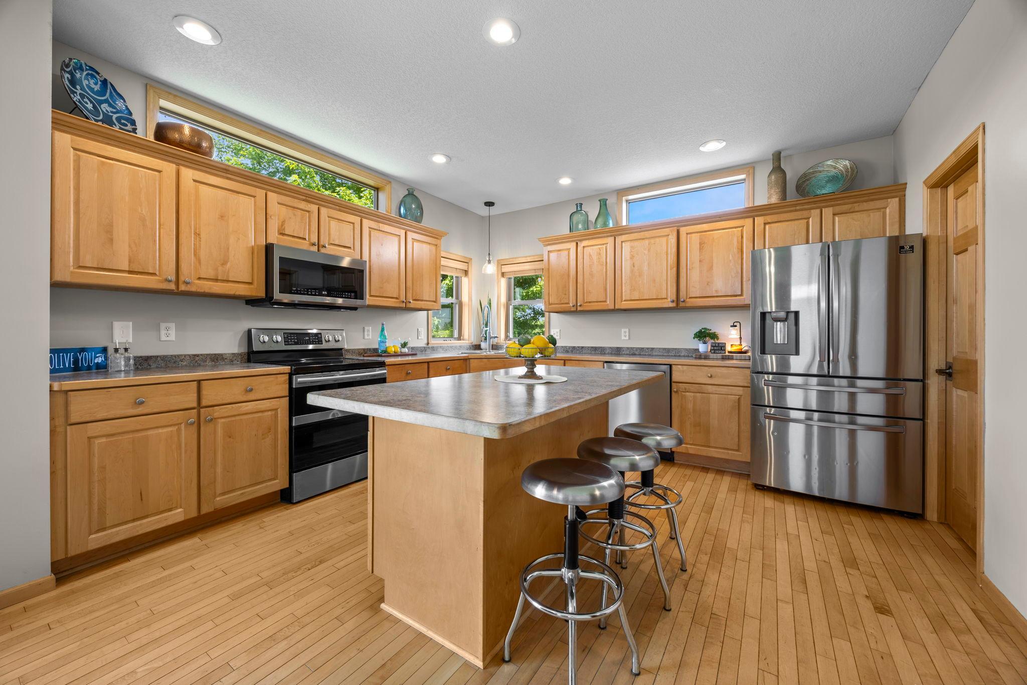 main property photo 25