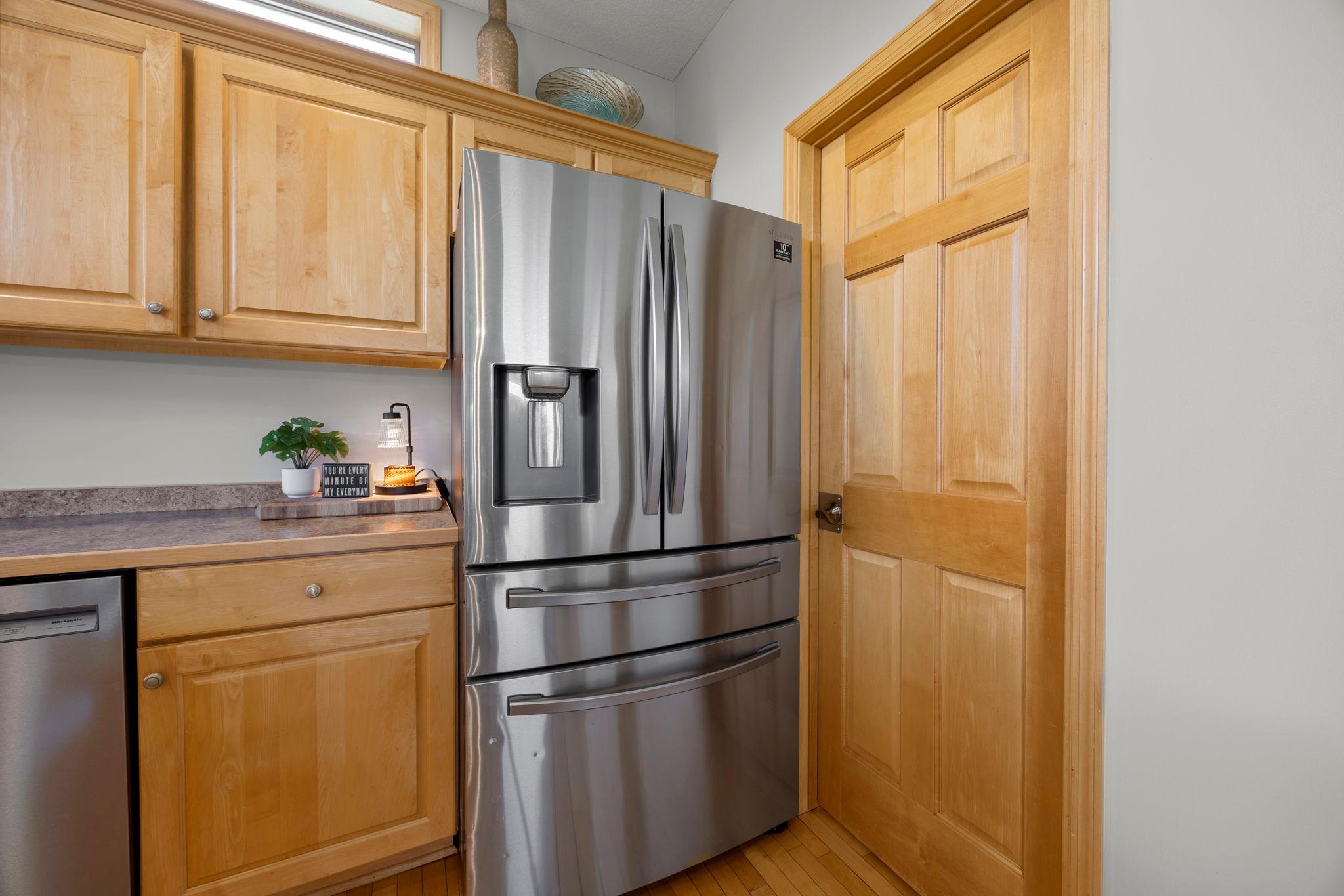 main property photo 28