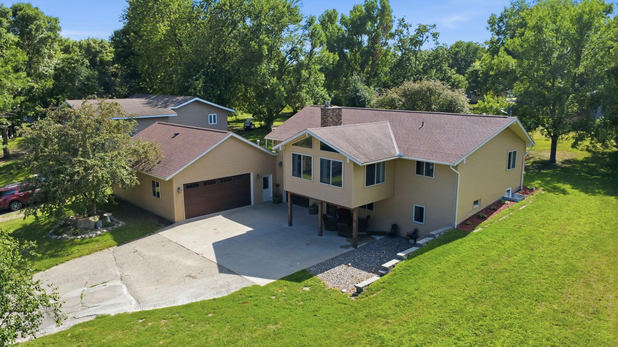 main property photo 9