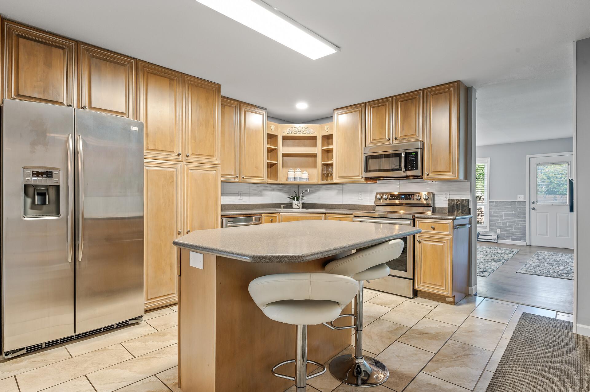 main property photo 14