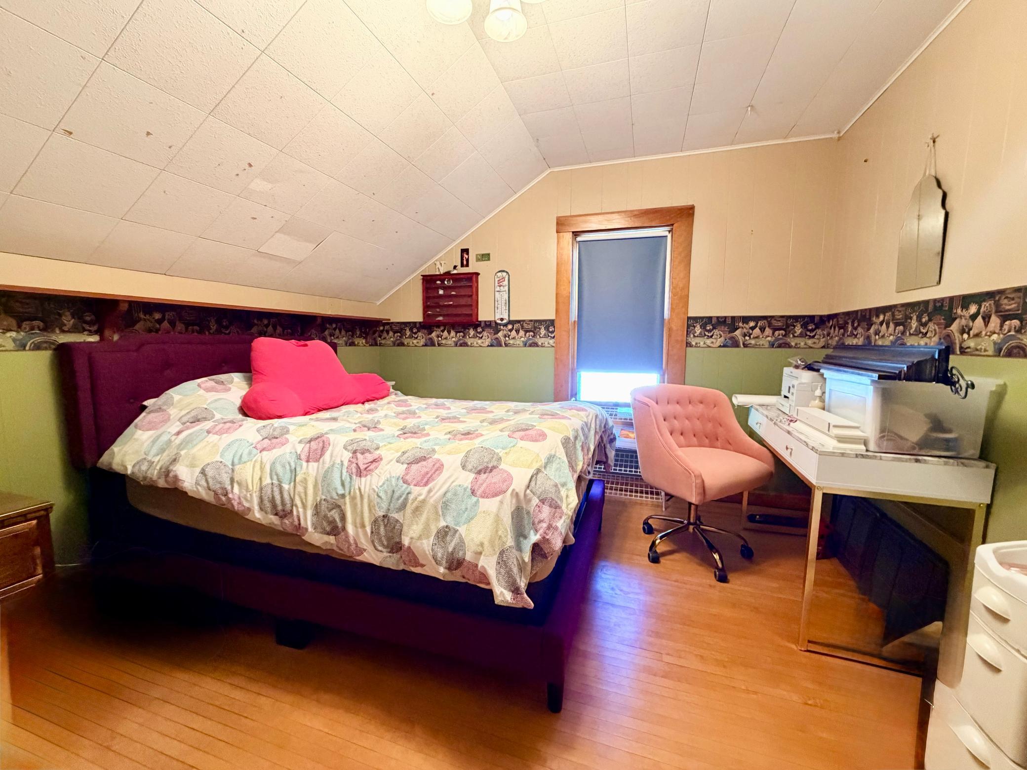 main property photo 28