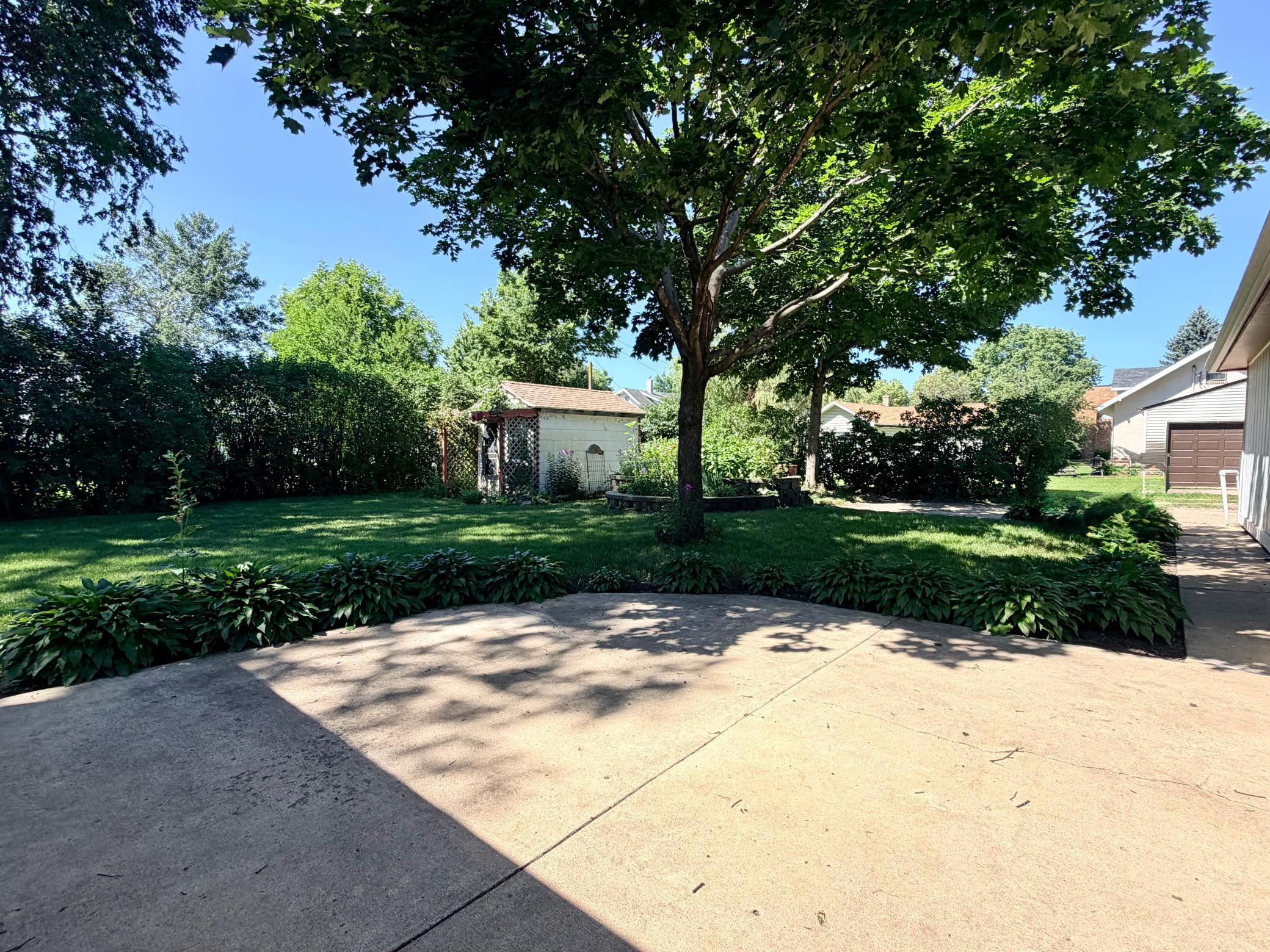 main property photo 40