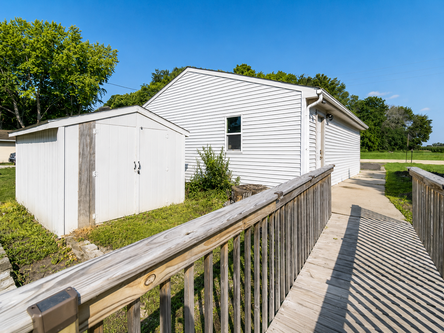 main property photo 28